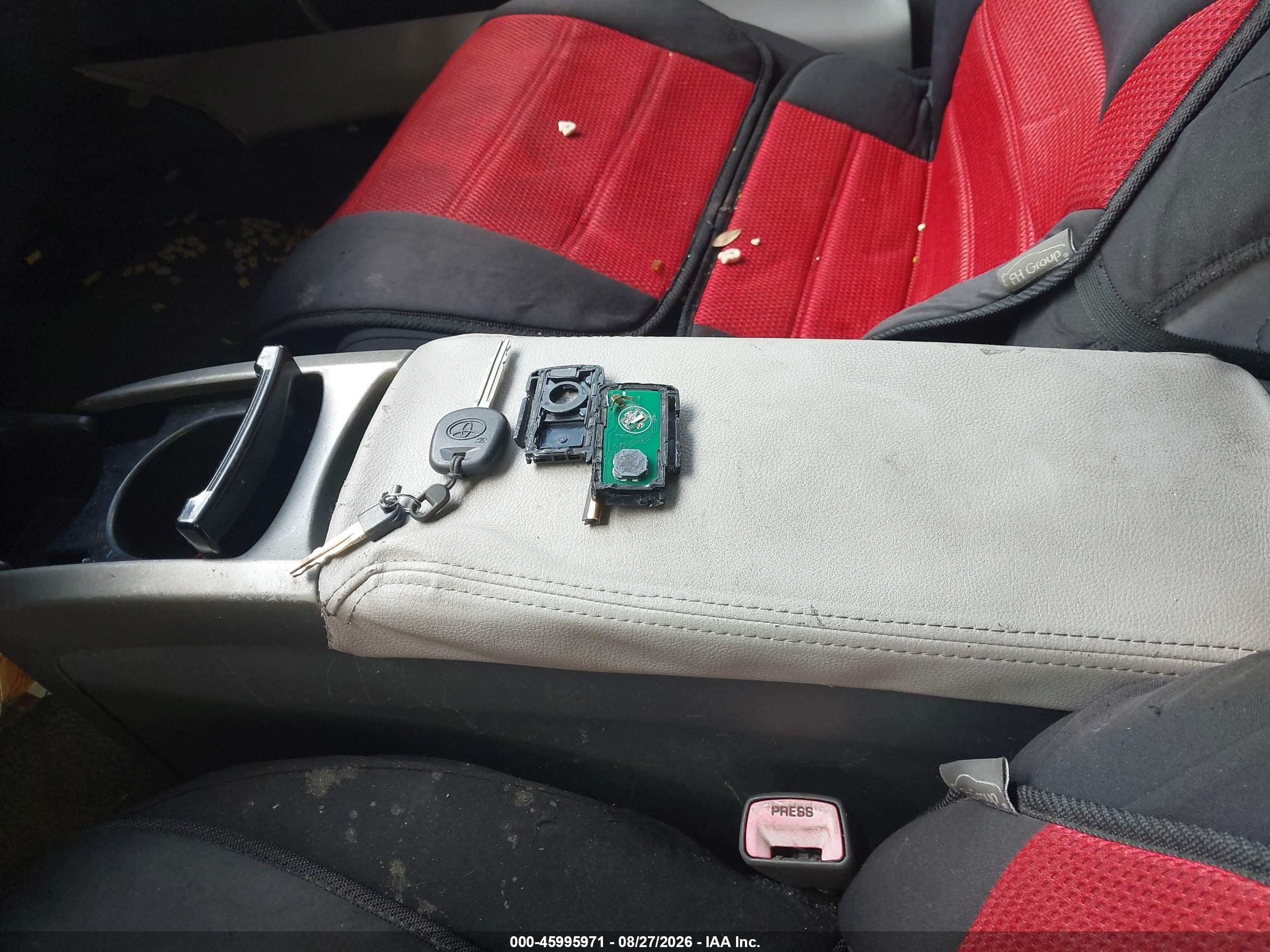 2007 Toyota Prius   Красный vin: JTDKB20U777652049