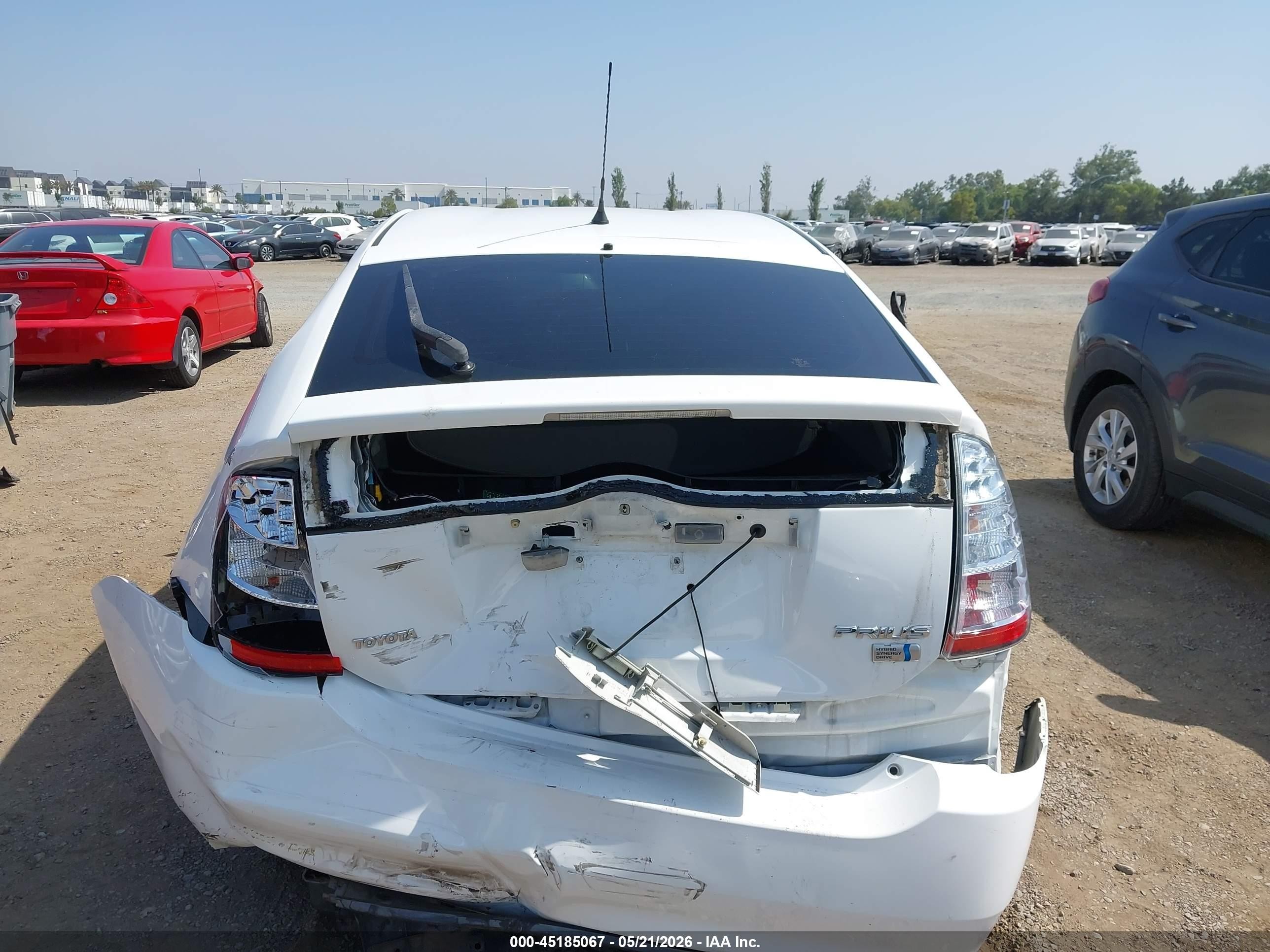 2007 Toyota Prius   White vin: JTDKB20U777661446