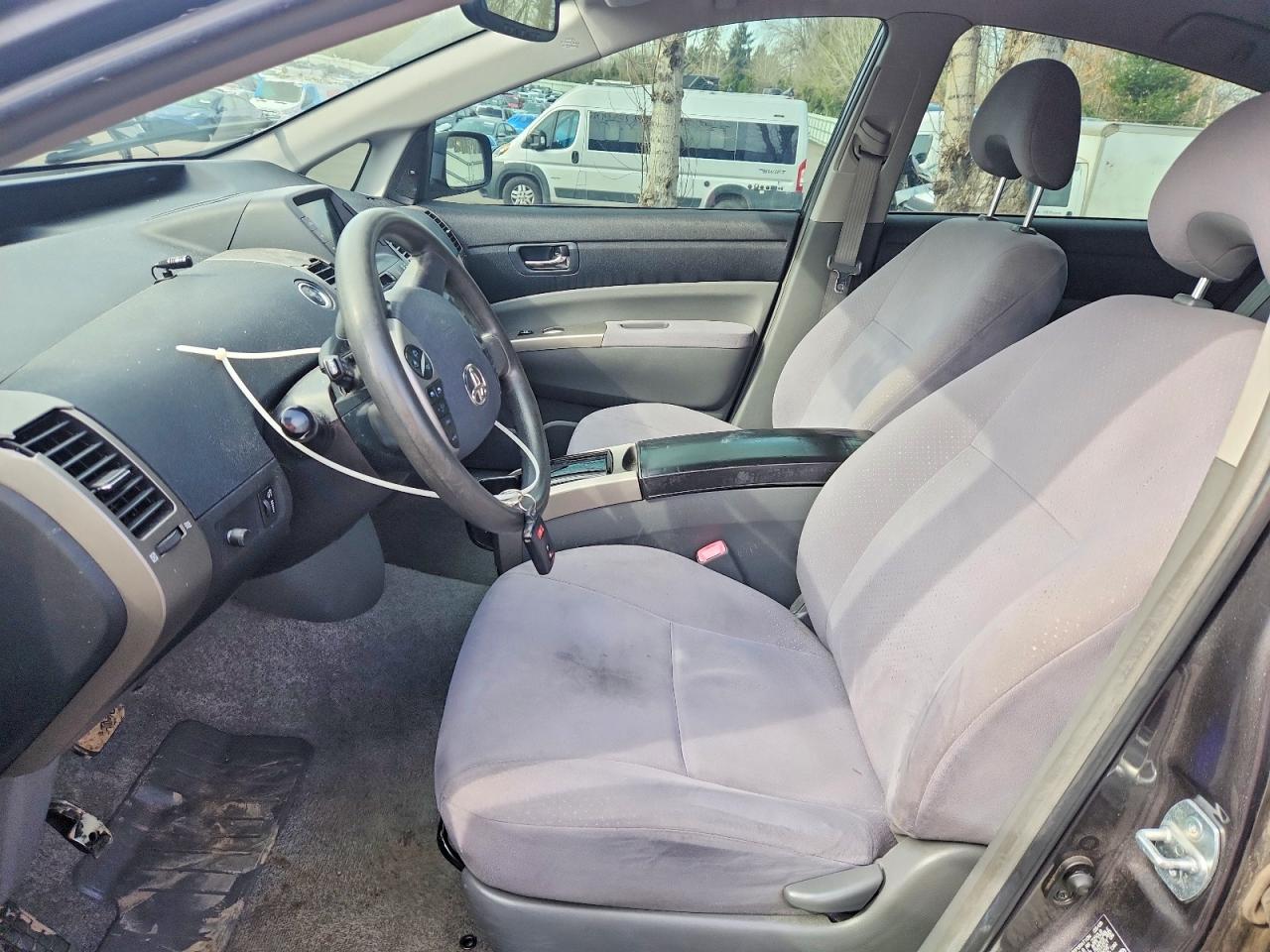 2008 Toyota Prius Base Серебряный vin: JTDKB20U783395449