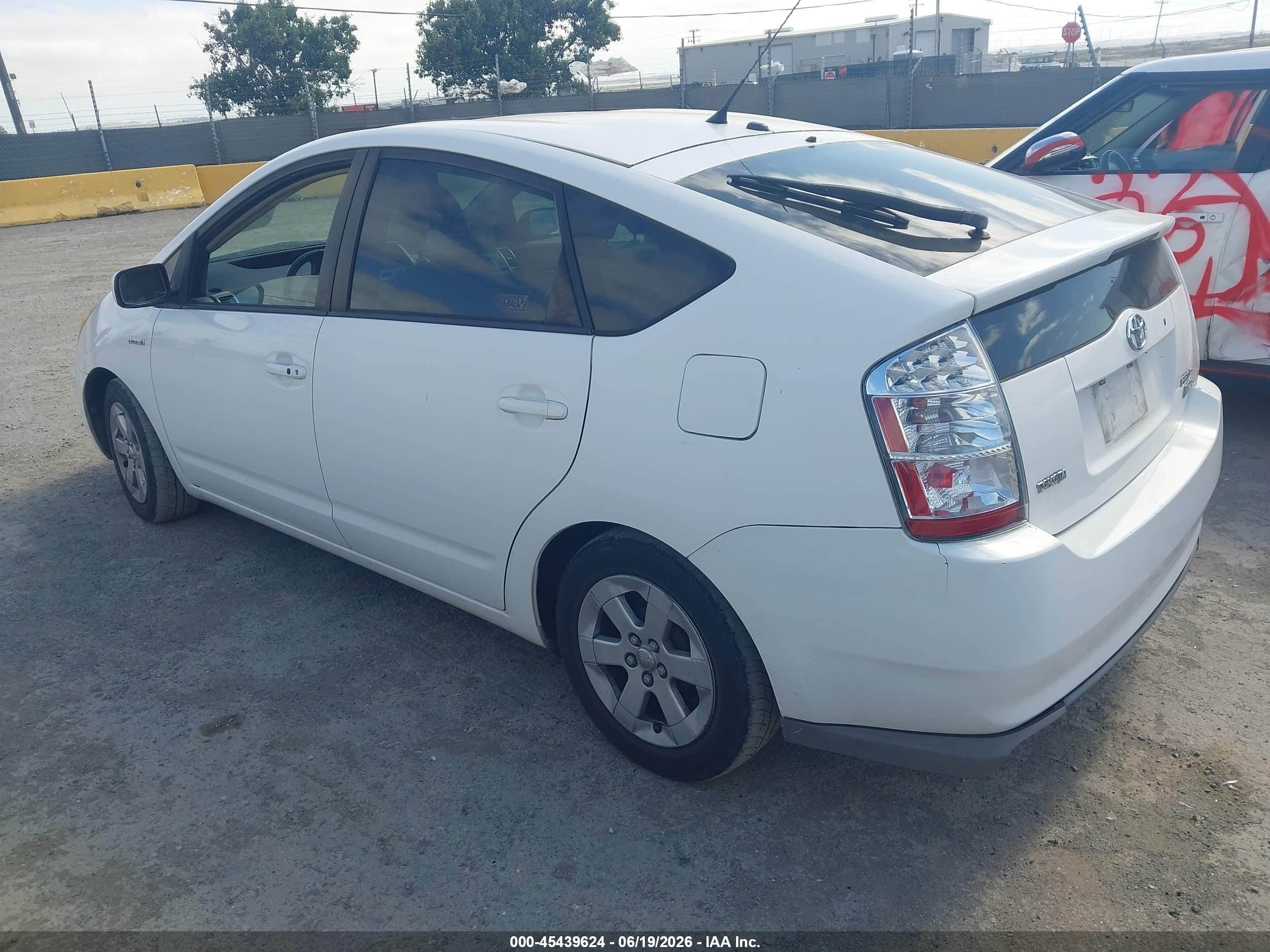 2008 Toyota Prius   White vin: JTDKB20U783430510