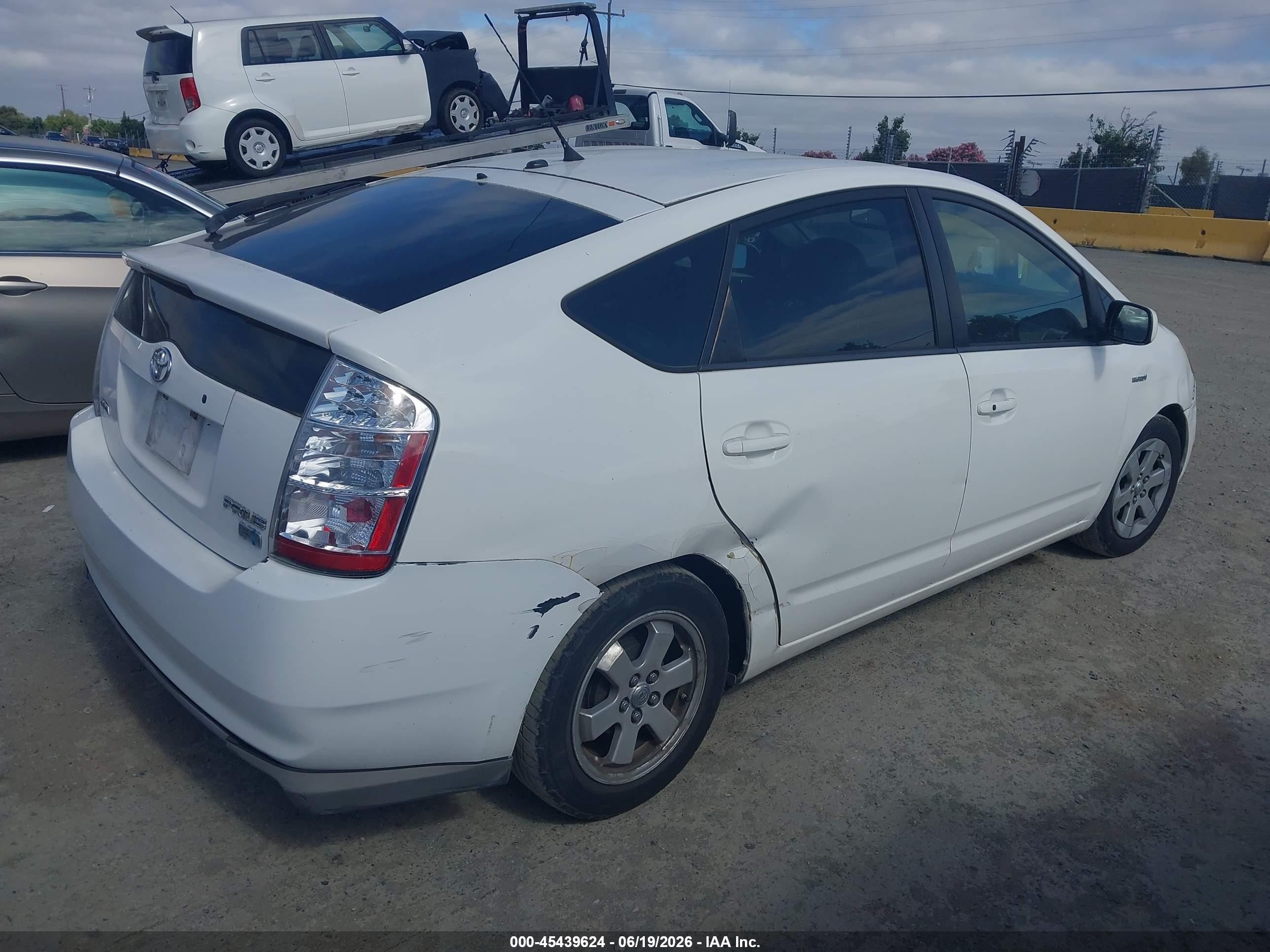2008 Toyota Prius   White vin: JTDKB20U783430510