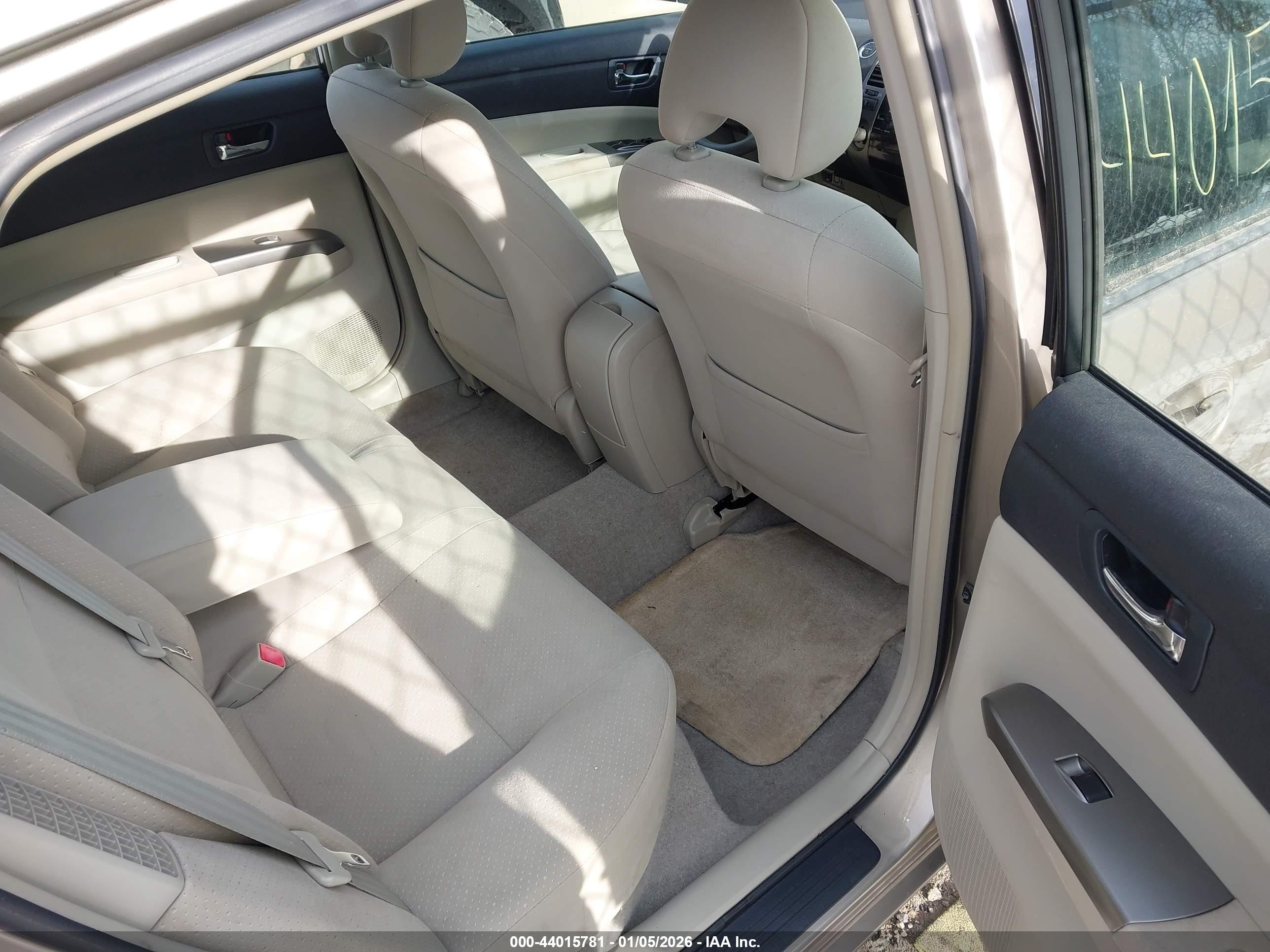 2008 Toyota Prius Gold vin: JTDKB20U787709917