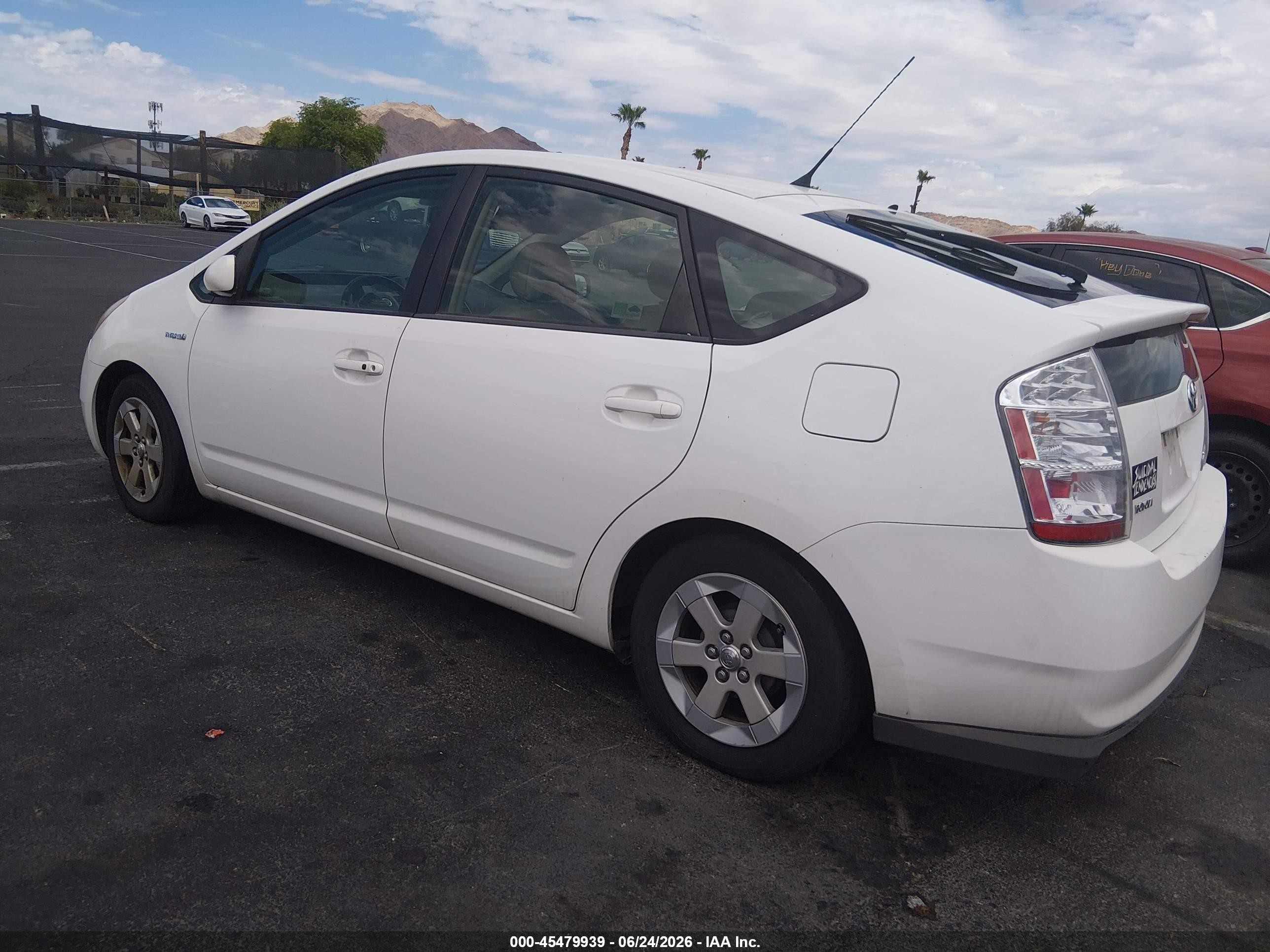 2008 Toyota Prius   White vin: JTDKB20U787734994