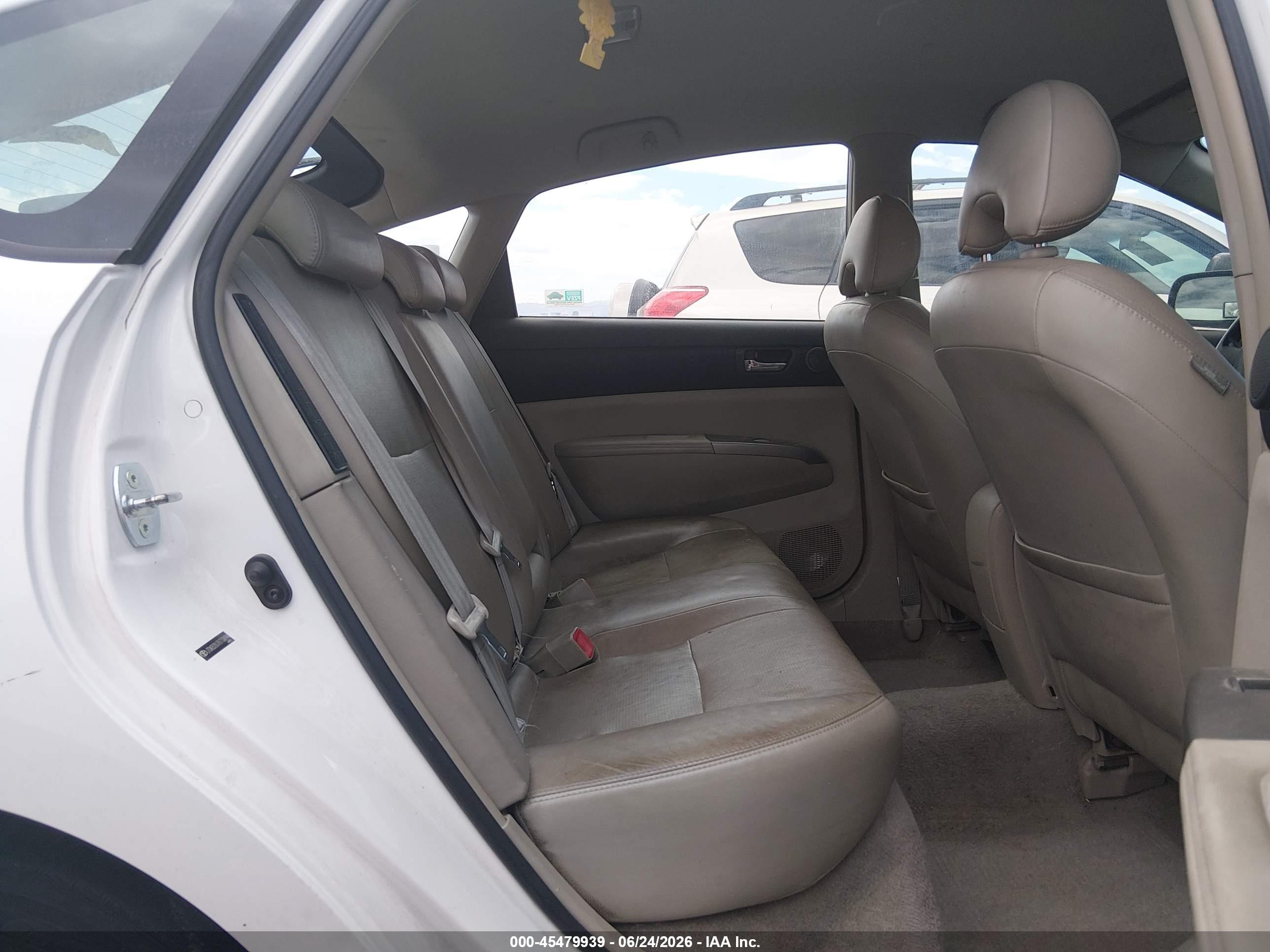 2008 Toyota Prius   White vin: JTDKB20U787734994