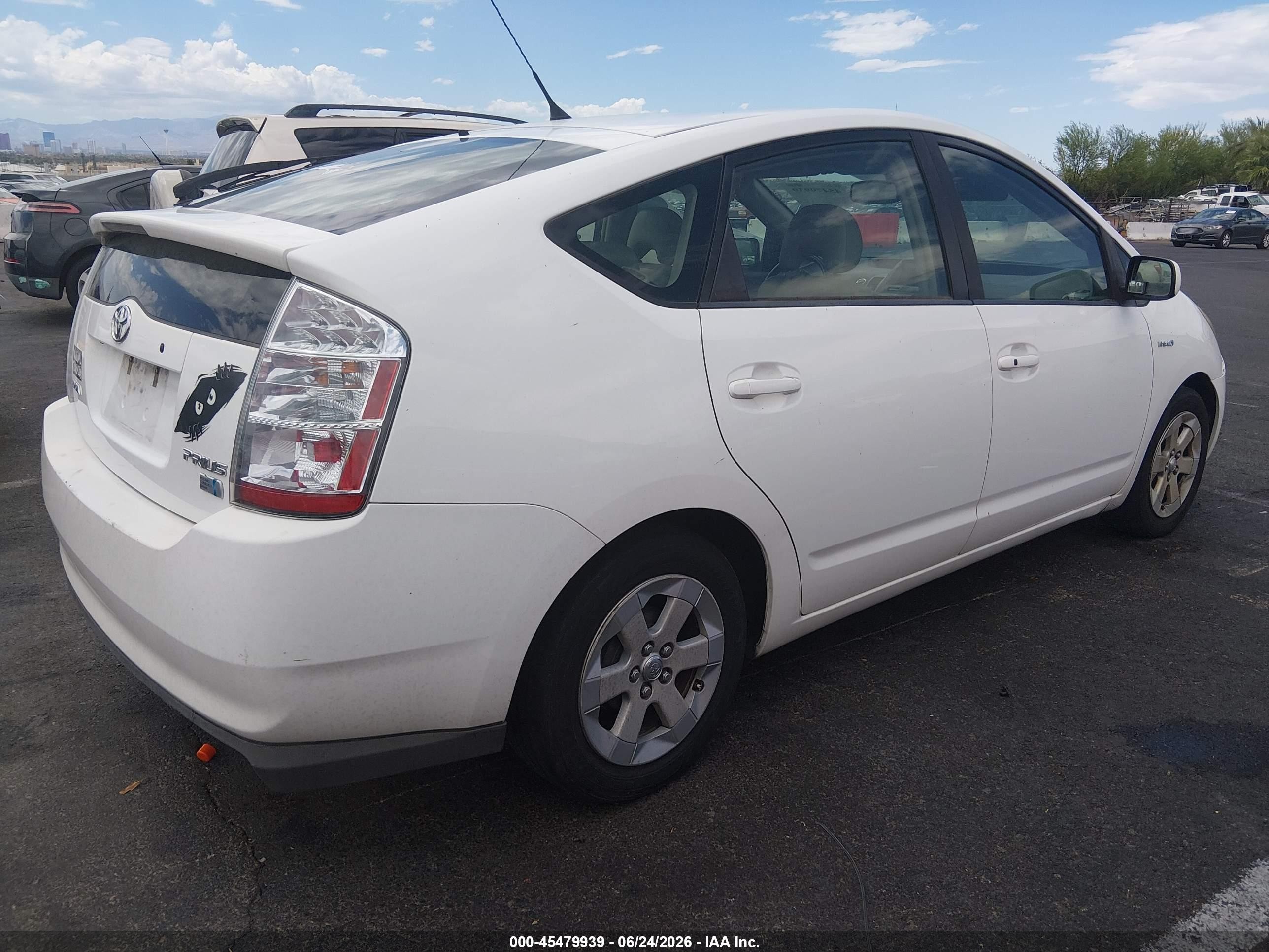 2008 Toyota Prius   White vin: JTDKB20U787734994