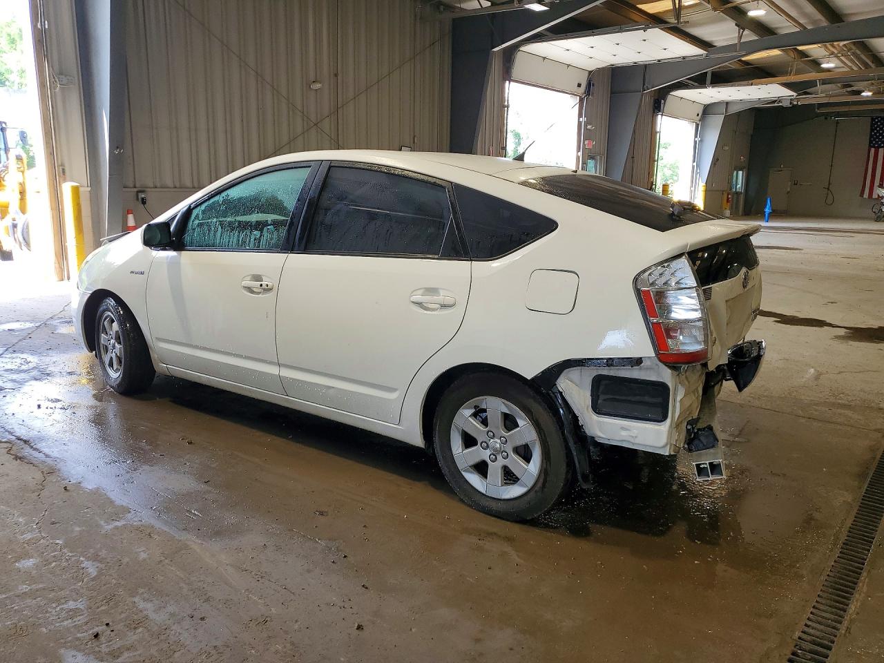 2008 Toyota Prius Base White vin: JTDKB20U787813498