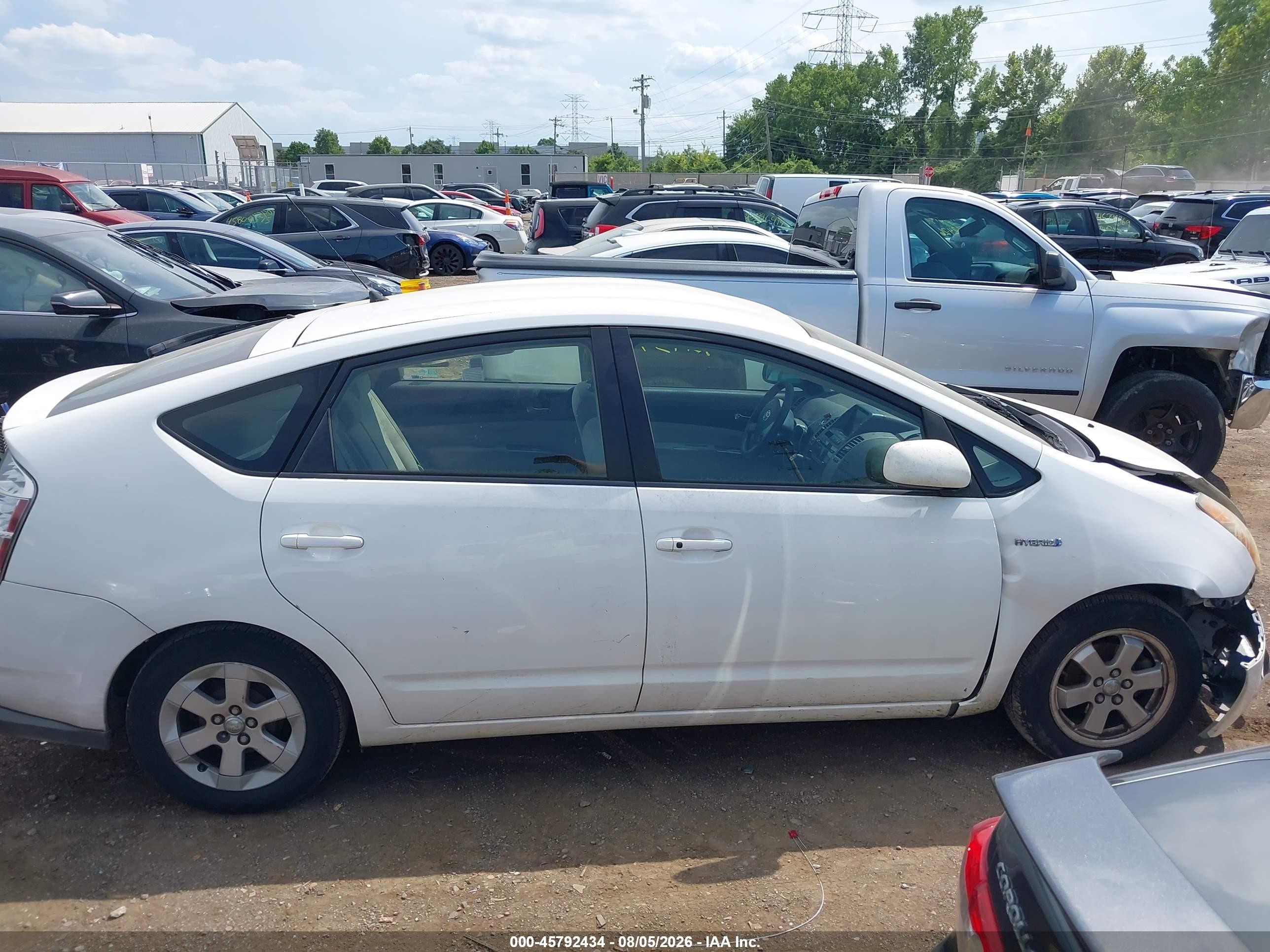 2009 Toyota Prius   White vin: JTDKB20U793535713