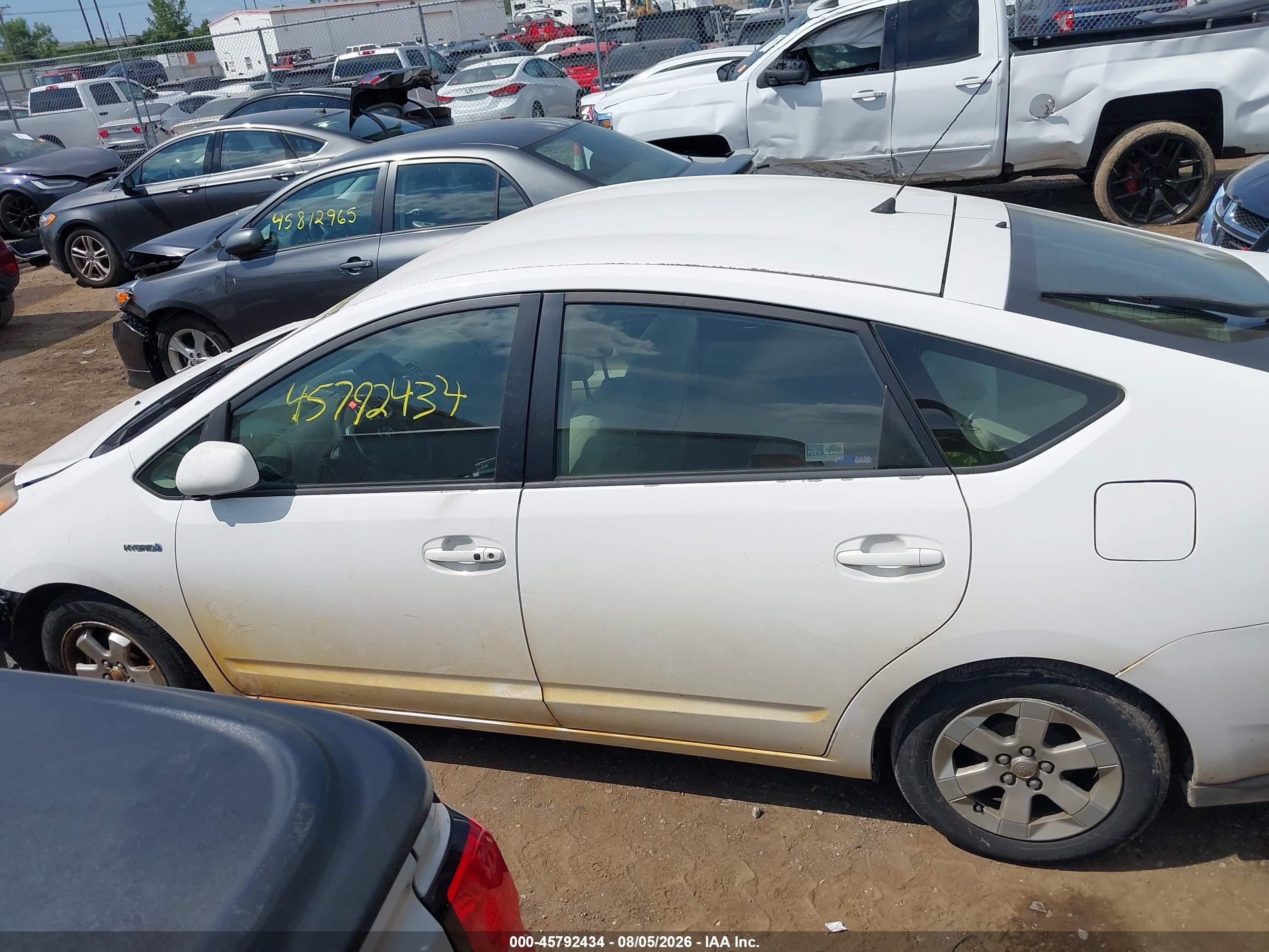 2009 Toyota Prius   White vin: JTDKB20U793535713