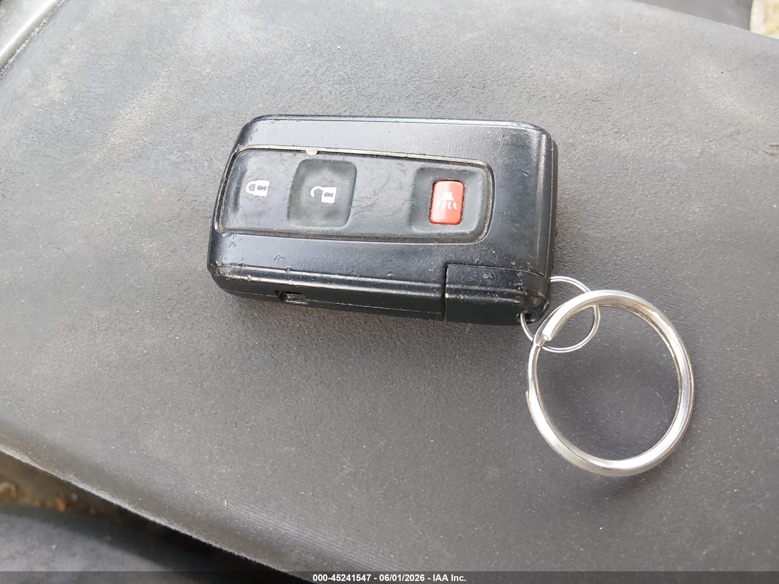 2009 Toyota Prius   Белый vin: JTDKB20U797833767