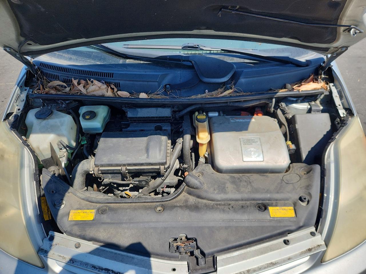 2004 Toyota Prius Base Silver vin: JTDKB20U840004613