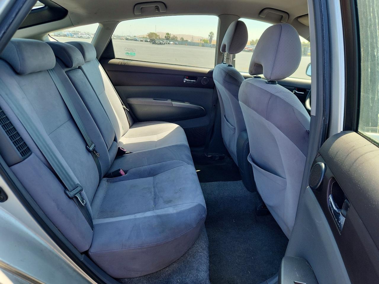 2004 Toyota Prius Base Silver vin: JTDKB20U840004613