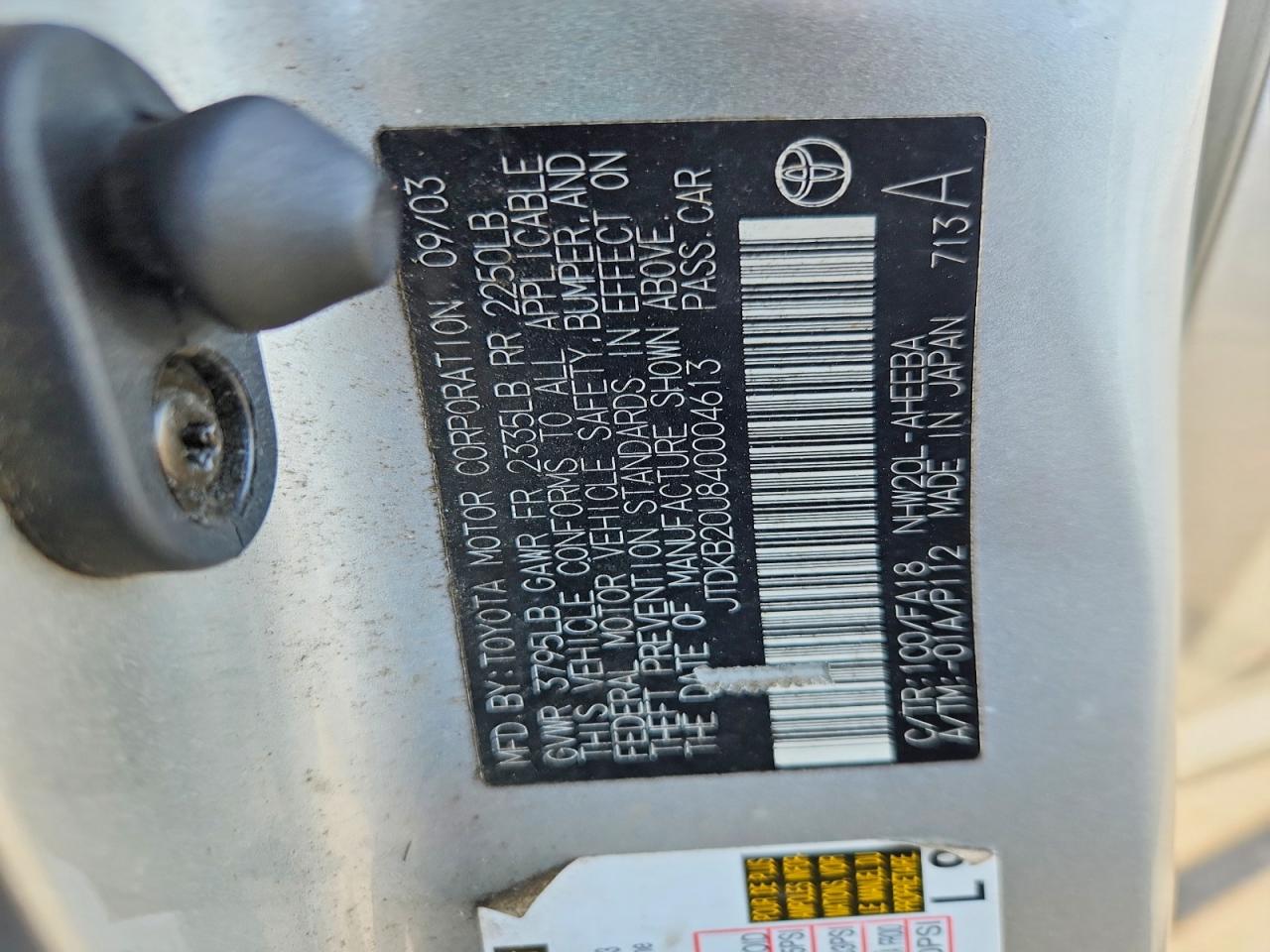 2004 Toyota Prius Base Silver vin: JTDKB20U840004613