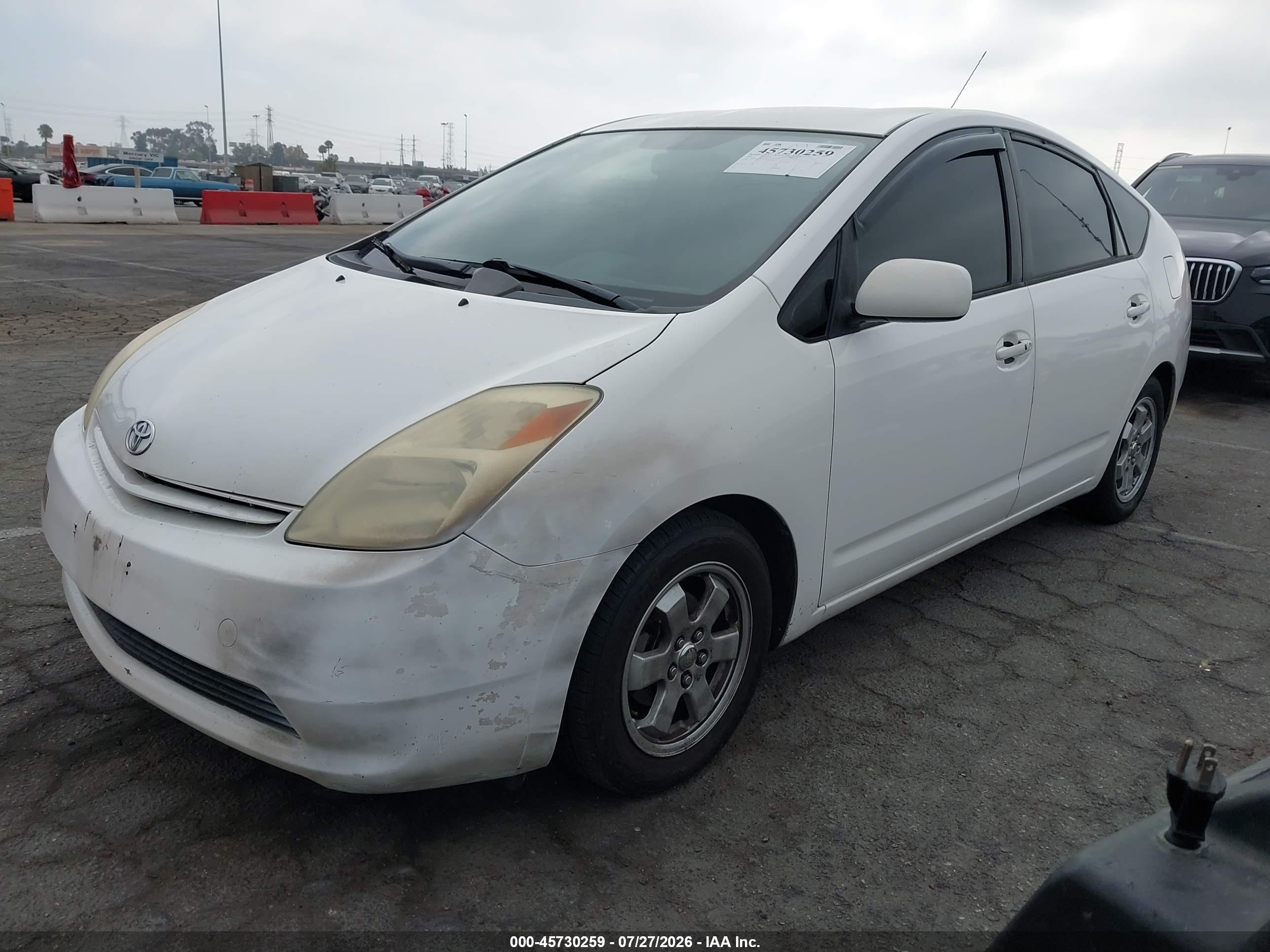 2004 Toyota Prius   White vin: JTDKB20U840014591