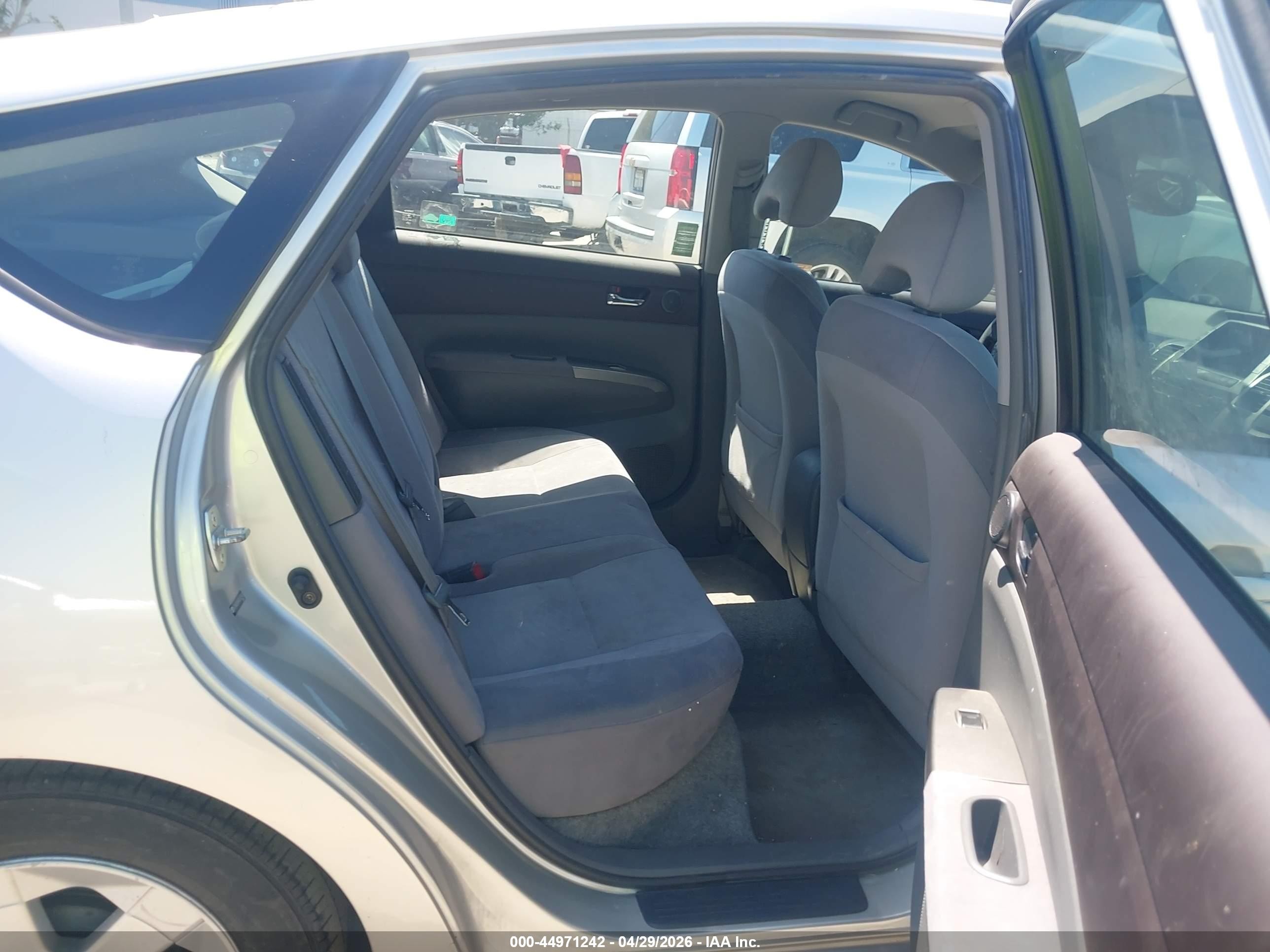 2004 Toyota Prius   Gray vin: JTDKB20U840032900