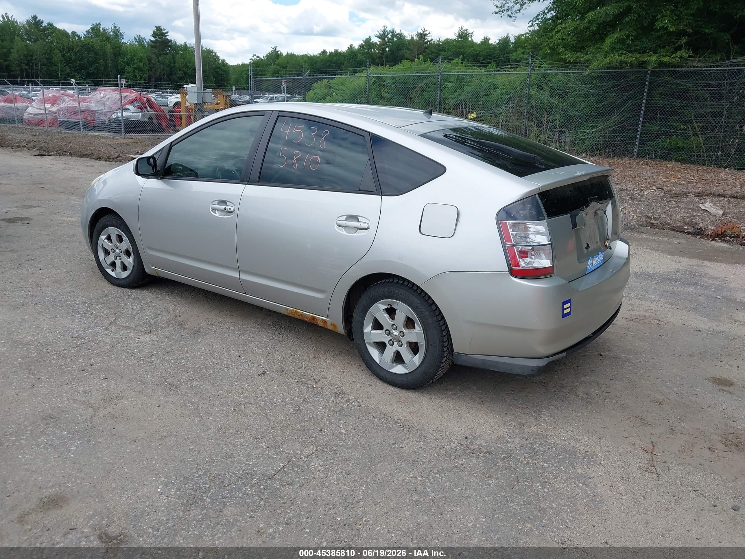 2004 Toyota Prius   Silver vin: JTDKB20U840060809
