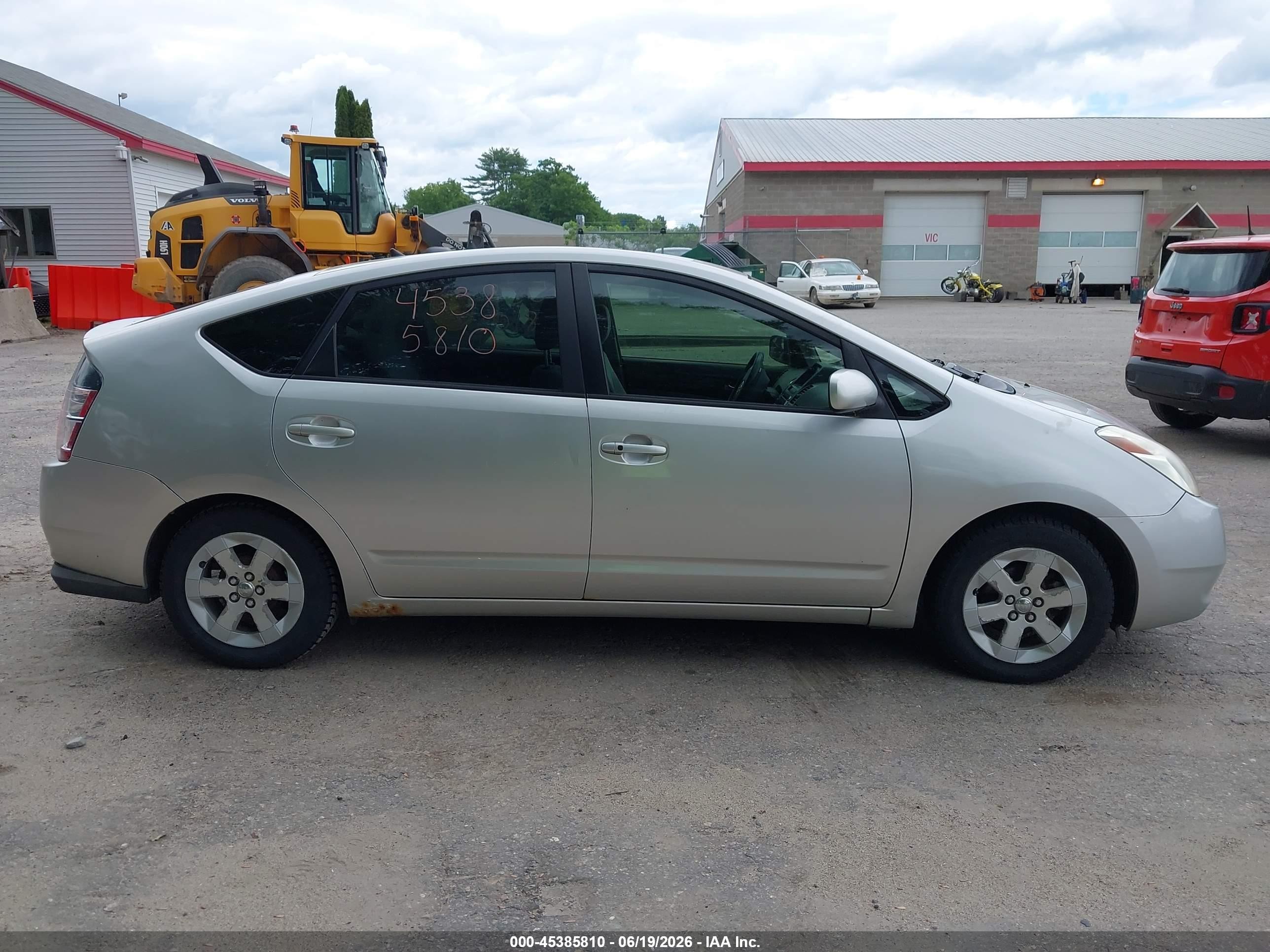 2004 Toyota Prius   Silver vin: JTDKB20U840060809
