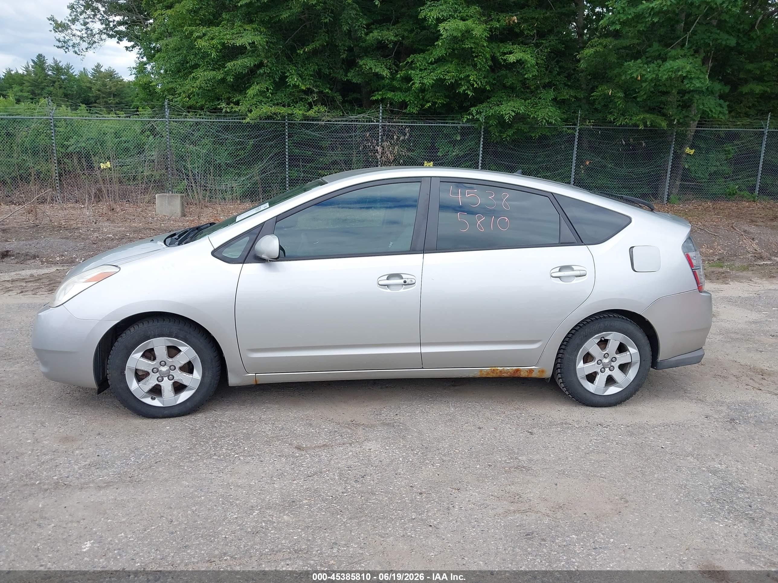 2004 Toyota Prius   Silver vin: JTDKB20U840060809