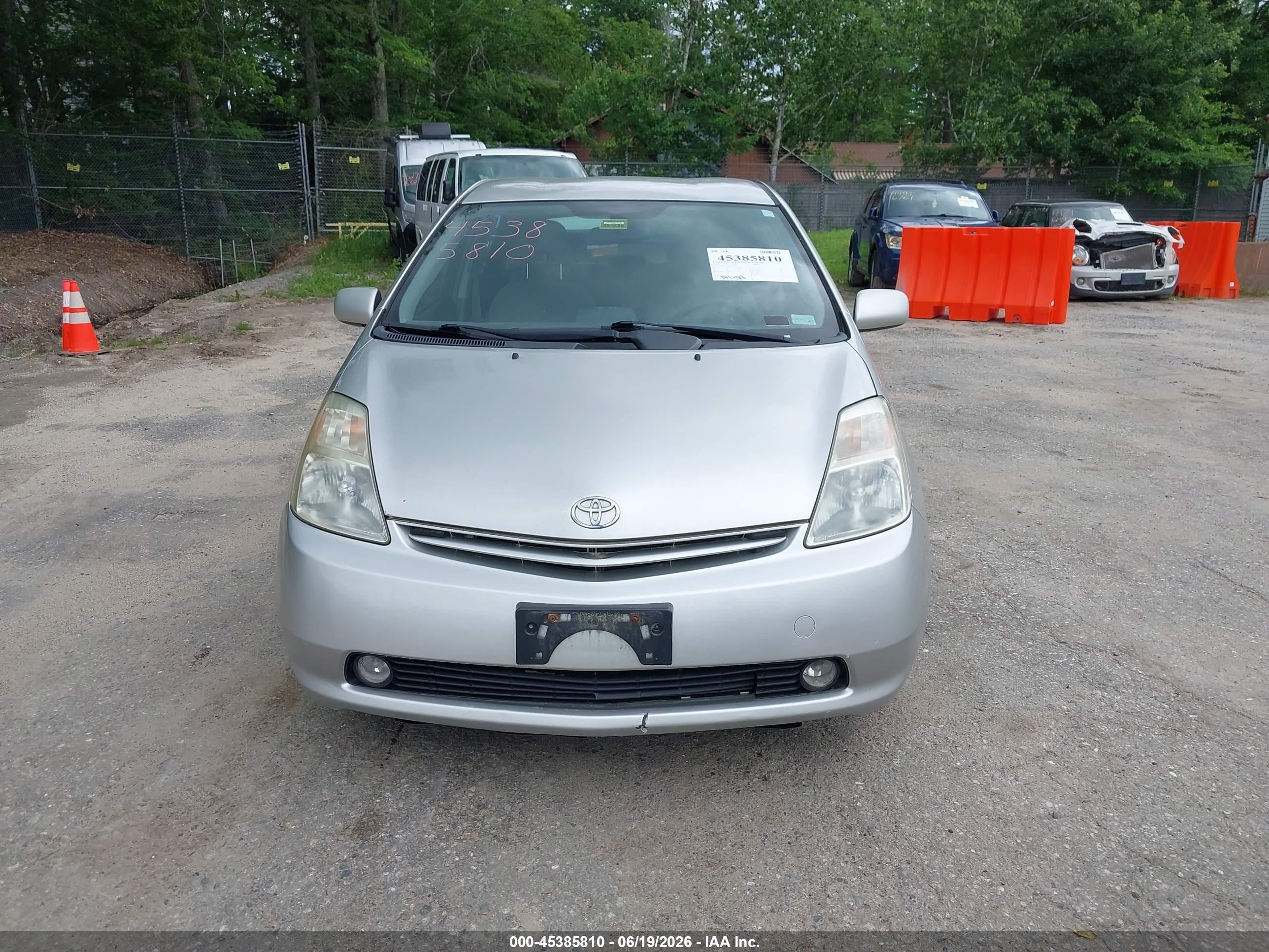 2004 Toyota Prius   Silver vin: JTDKB20U840060809