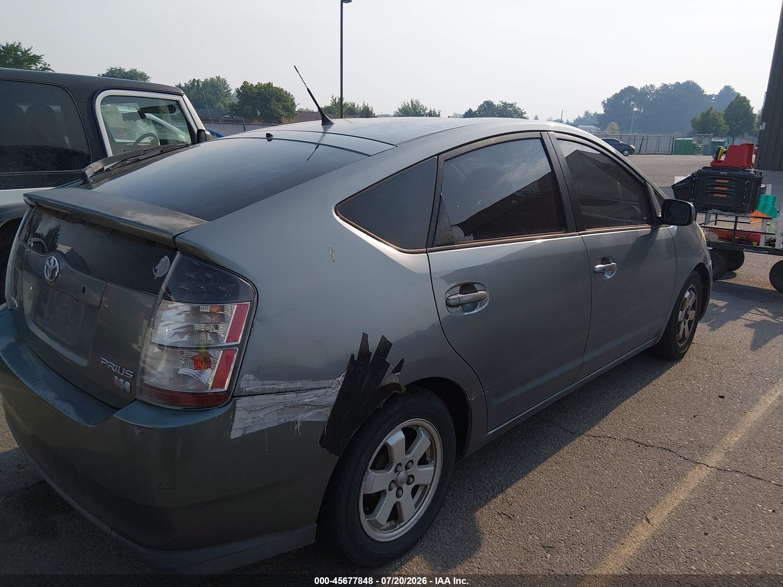 2004 Toyota Prius   Gray vin: JTDKB20U840104601