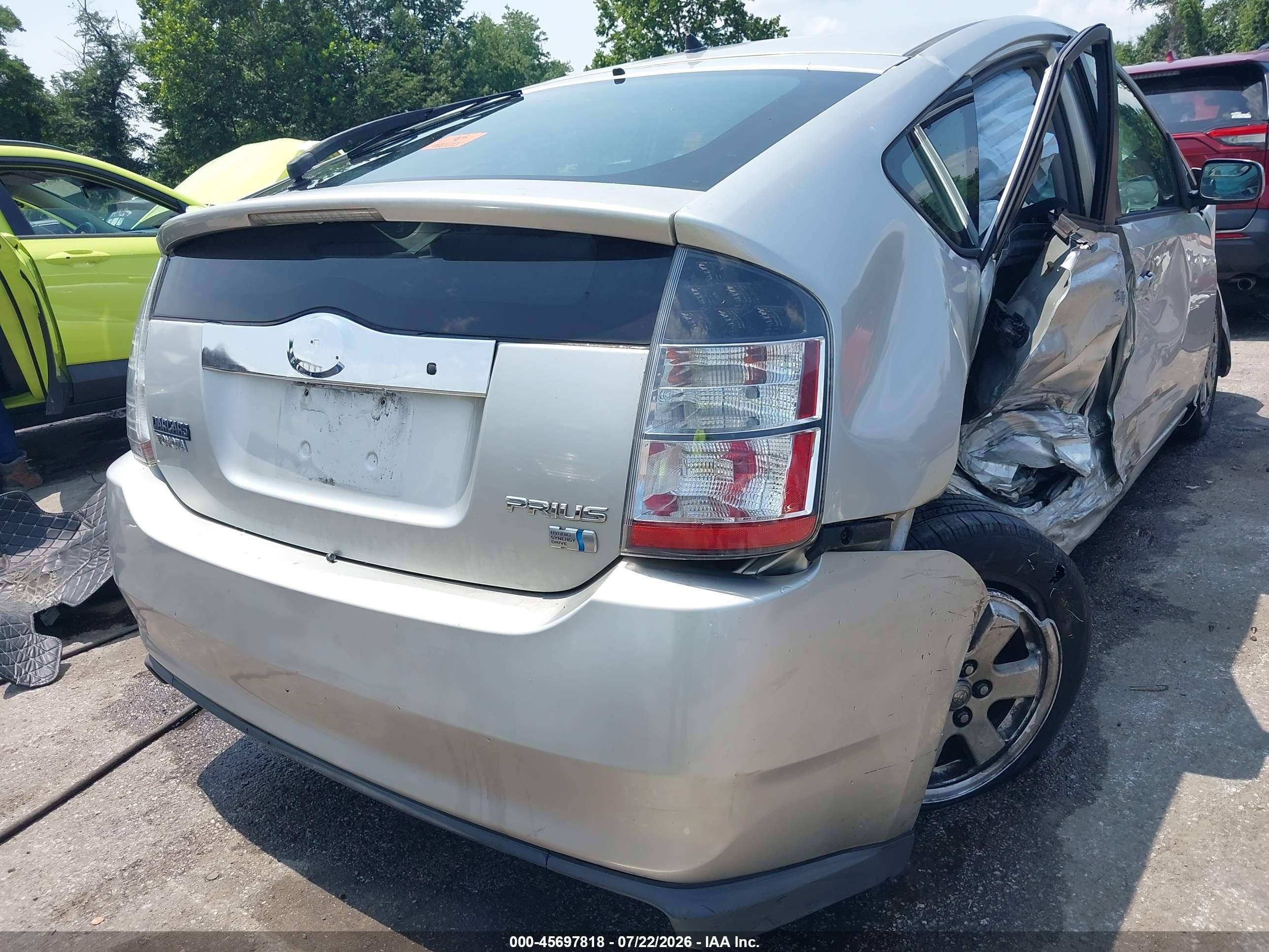 2005 Toyota Prius   Silver vin: JTDKB20U850121156