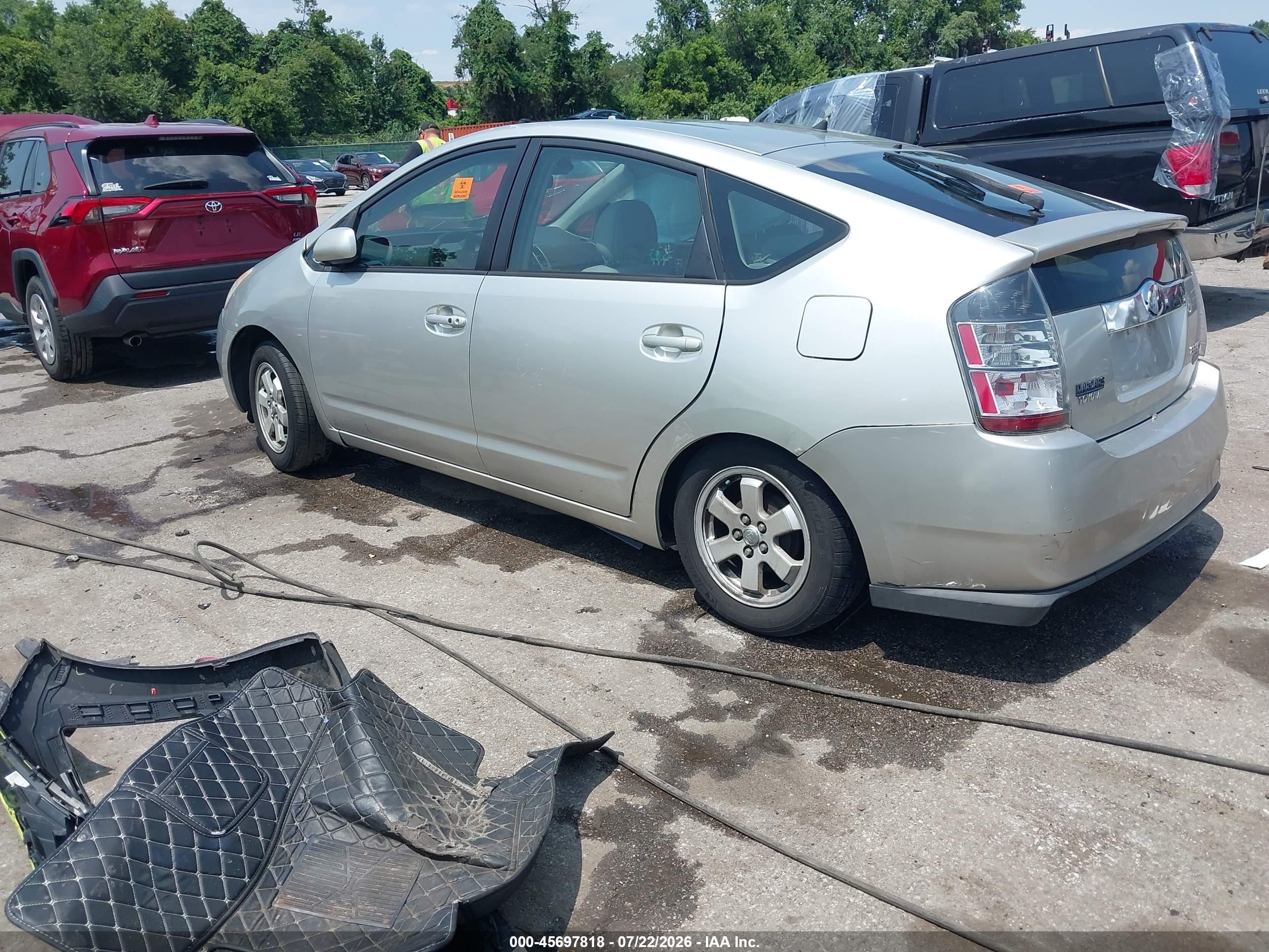 2005 Toyota Prius   Silver vin: JTDKB20U850121156