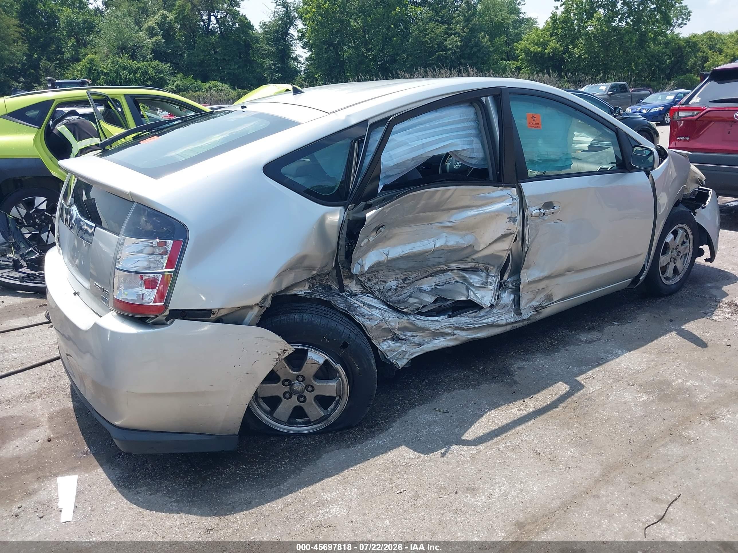 2005 Toyota Prius   Silver vin: JTDKB20U850121156