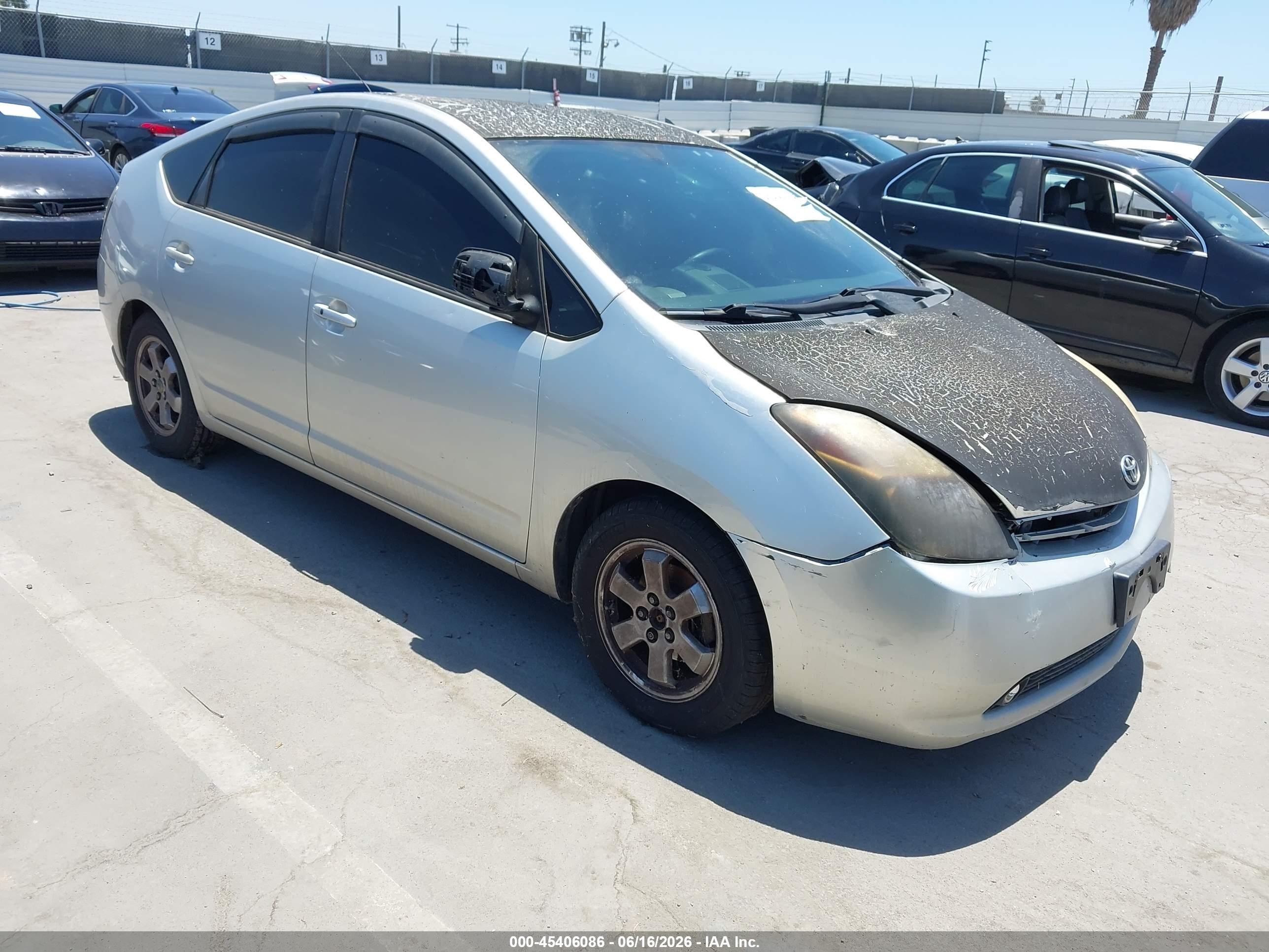 2005 Toyota Prius   Silver vin: JTDKB20U850132304
