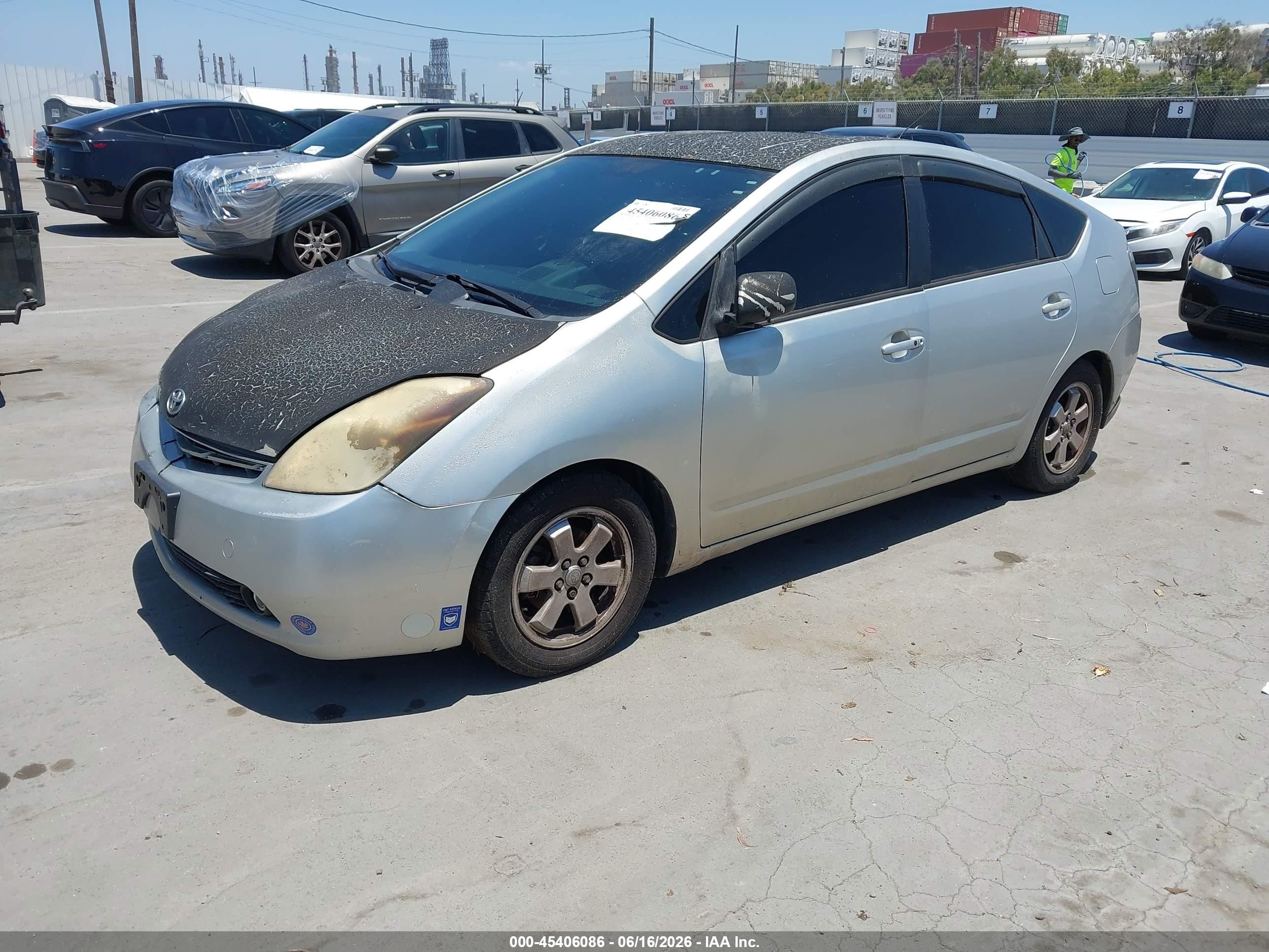2005 Toyota Prius   Silver vin: JTDKB20U850132304