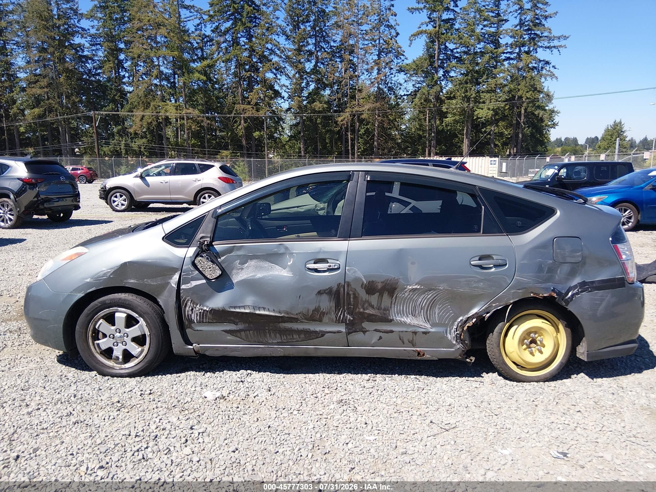 2005 Toyota Prius   Gray vin: JTDKB20U853025901