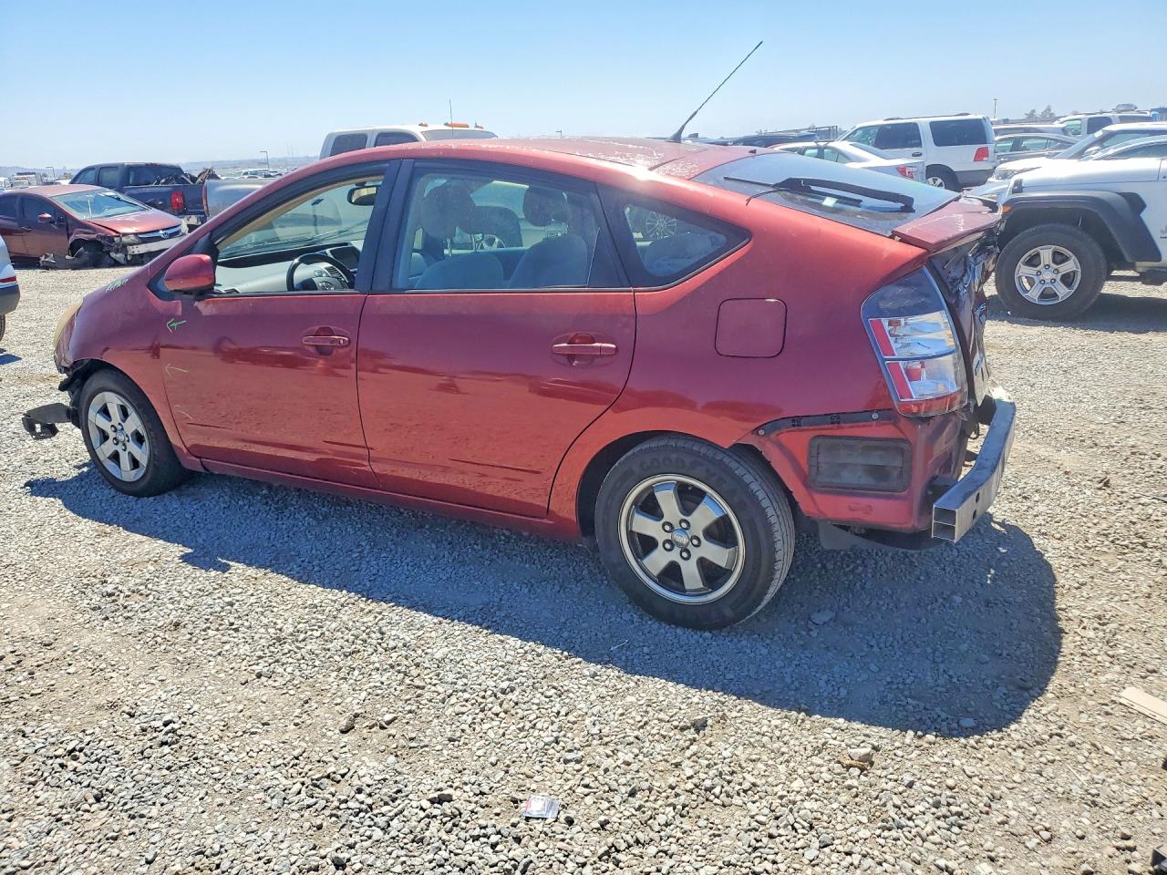 2005 Toyota Prius Base Red vin: JTDKB20U853030631