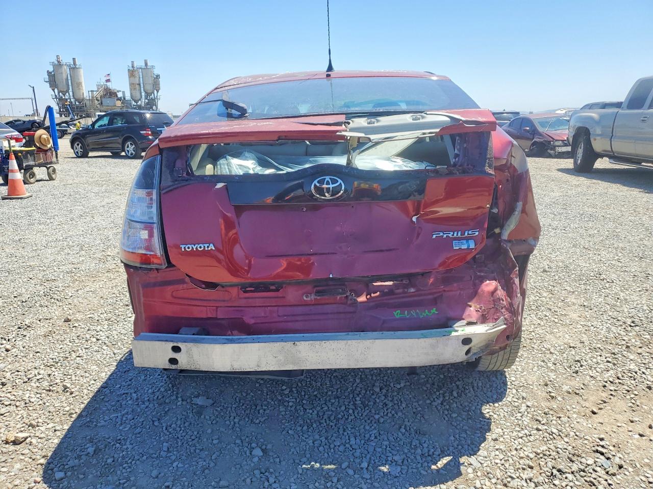 2005 Toyota Prius Base Red vin: JTDKB20U853030631