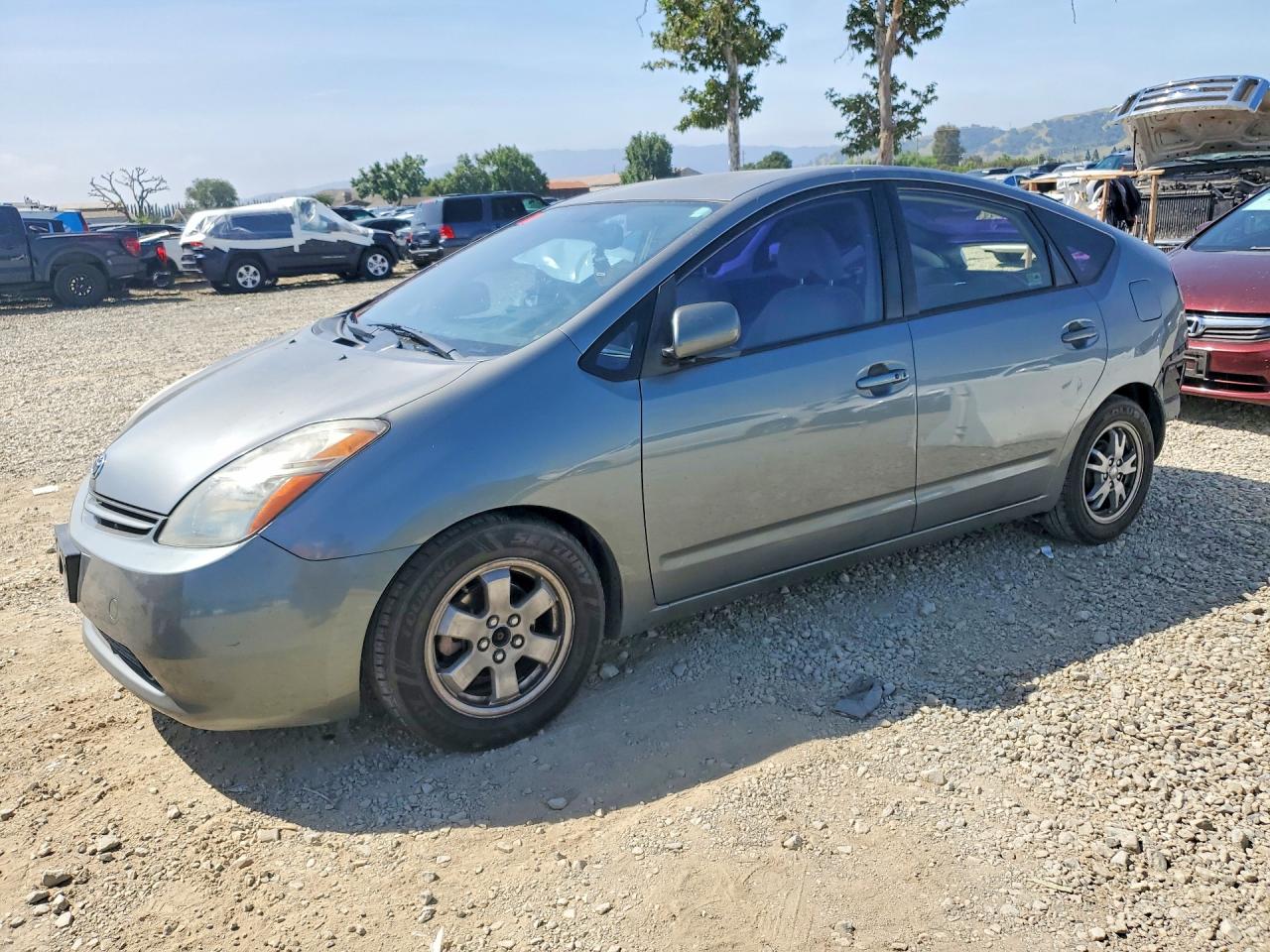 2005 Toyota Prius Base Silver vin: JTDKB20U853036509