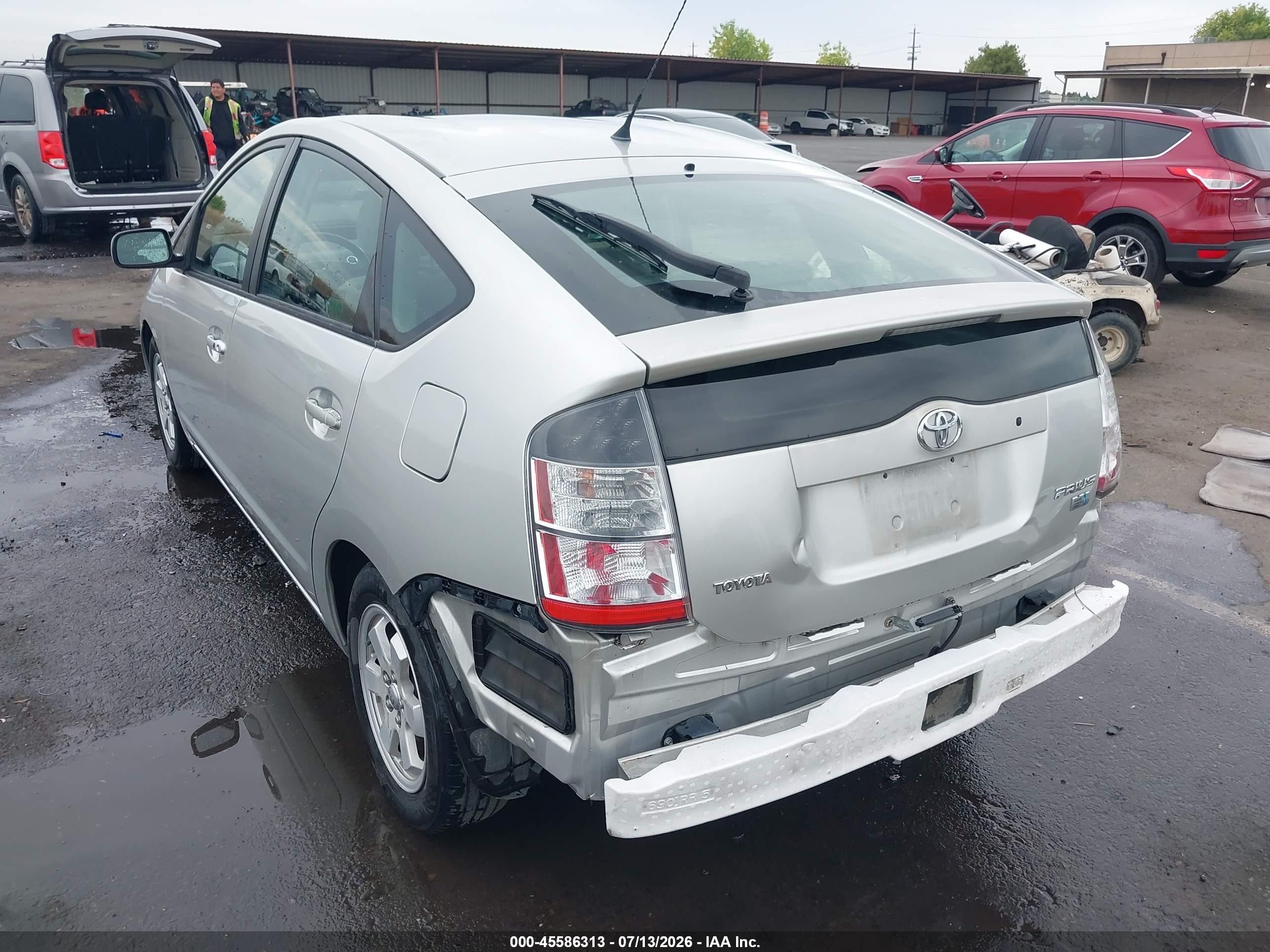 2005 Toyota Prius   Серебряный vin: JTDKB20U853037983