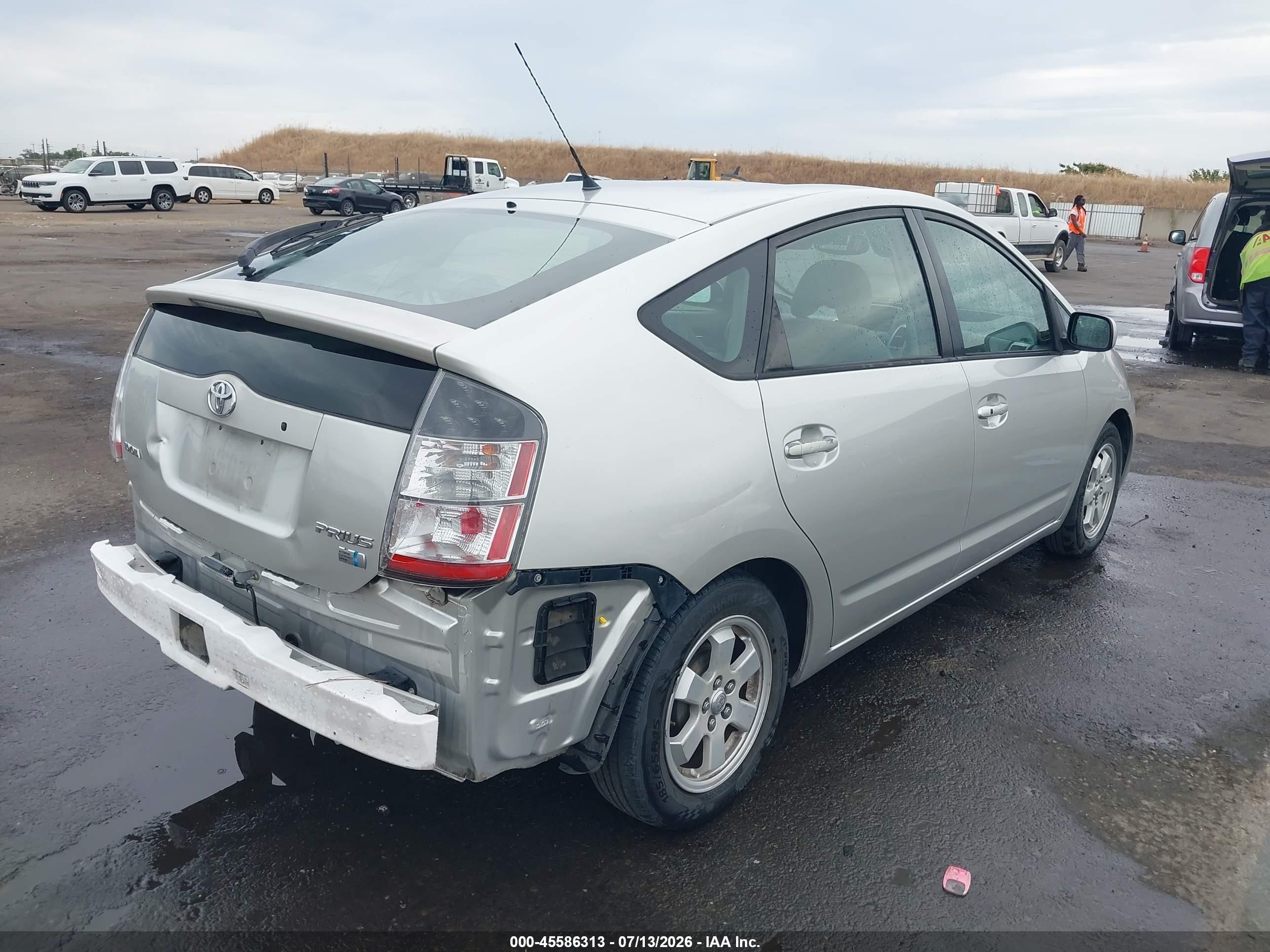 2005 Toyota Prius   Серебряный vin: JTDKB20U853037983