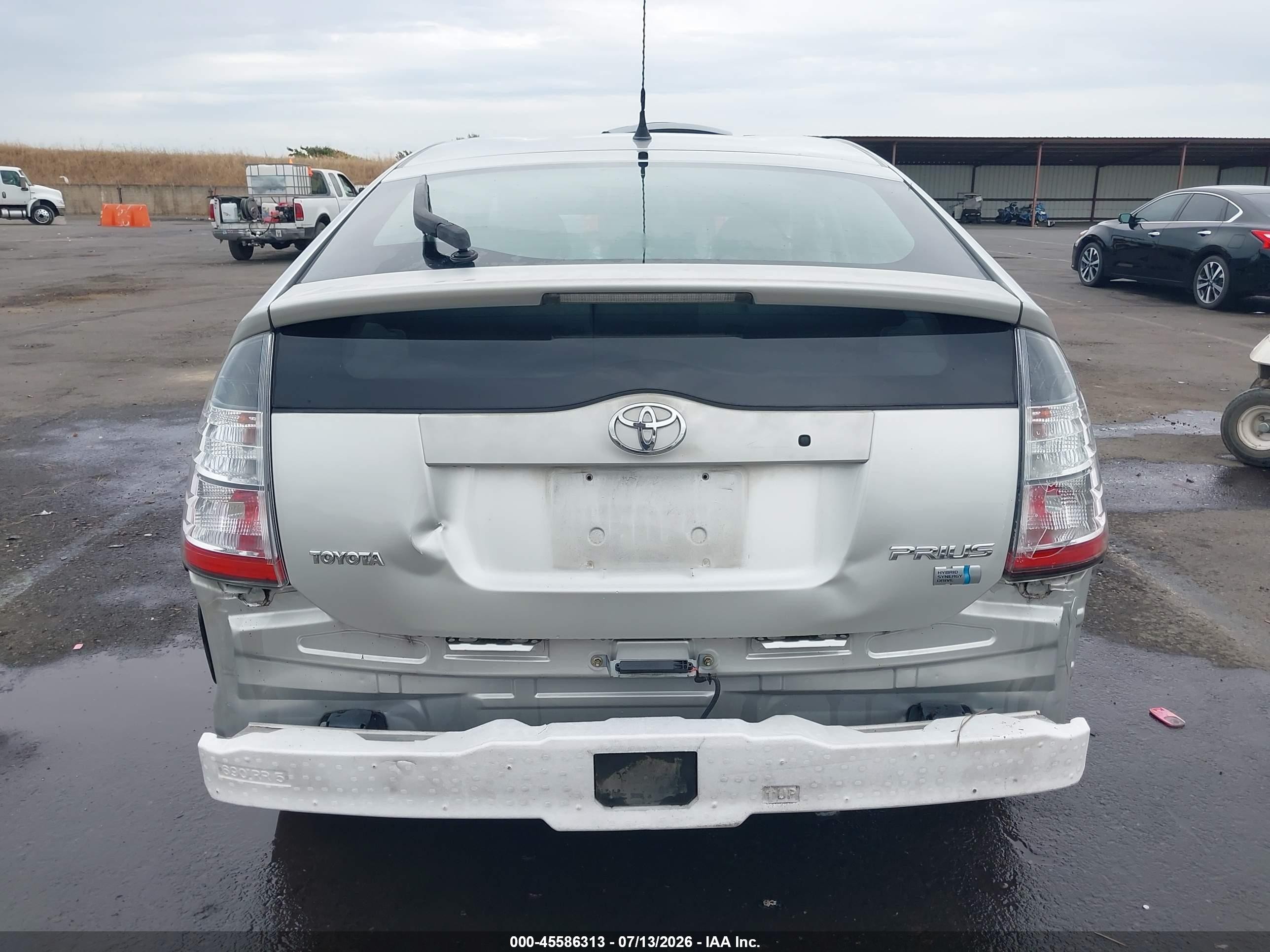 2005 Toyota Prius   Серебряный vin: JTDKB20U853037983