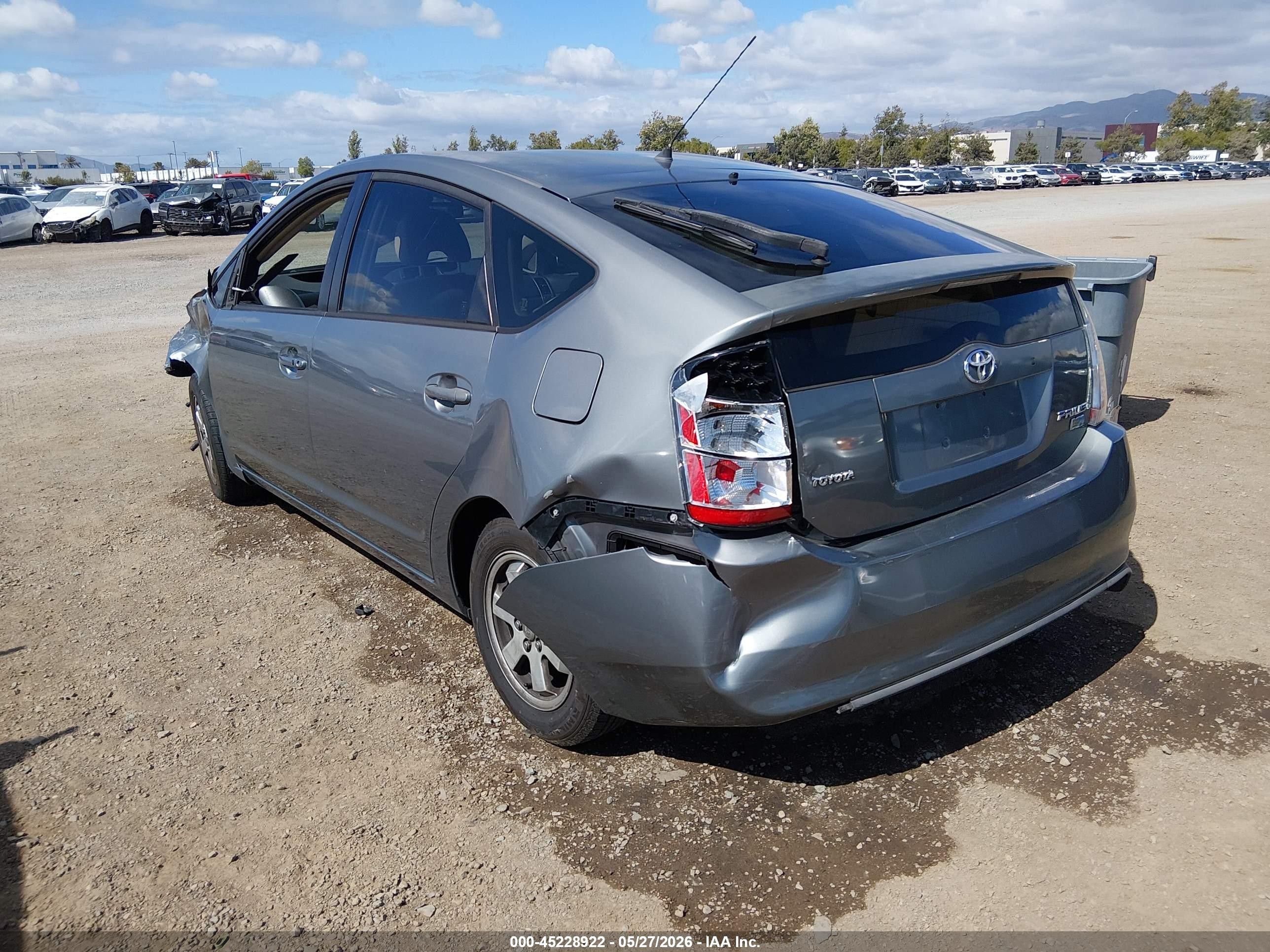 2005 Toyota Prius   Gray vin: JTDKB20U853042116