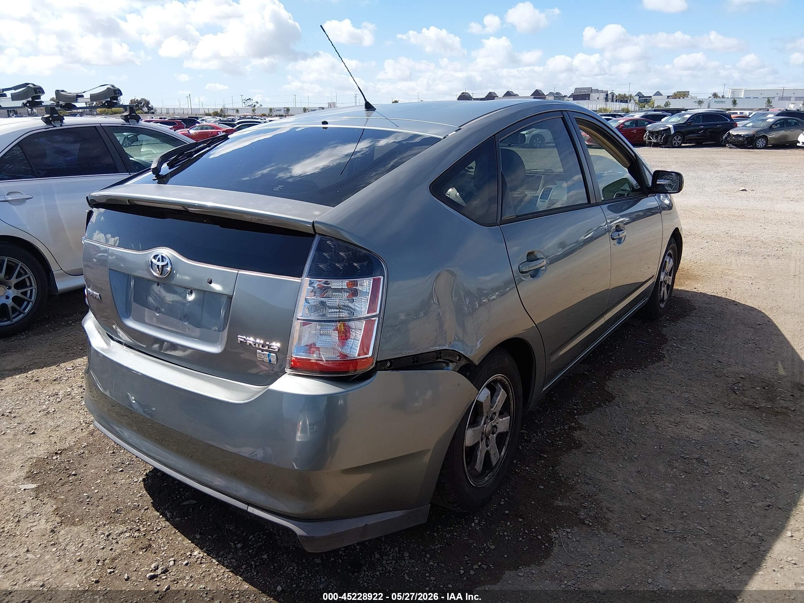 2005 Toyota Prius   Gray vin: JTDKB20U853042116
