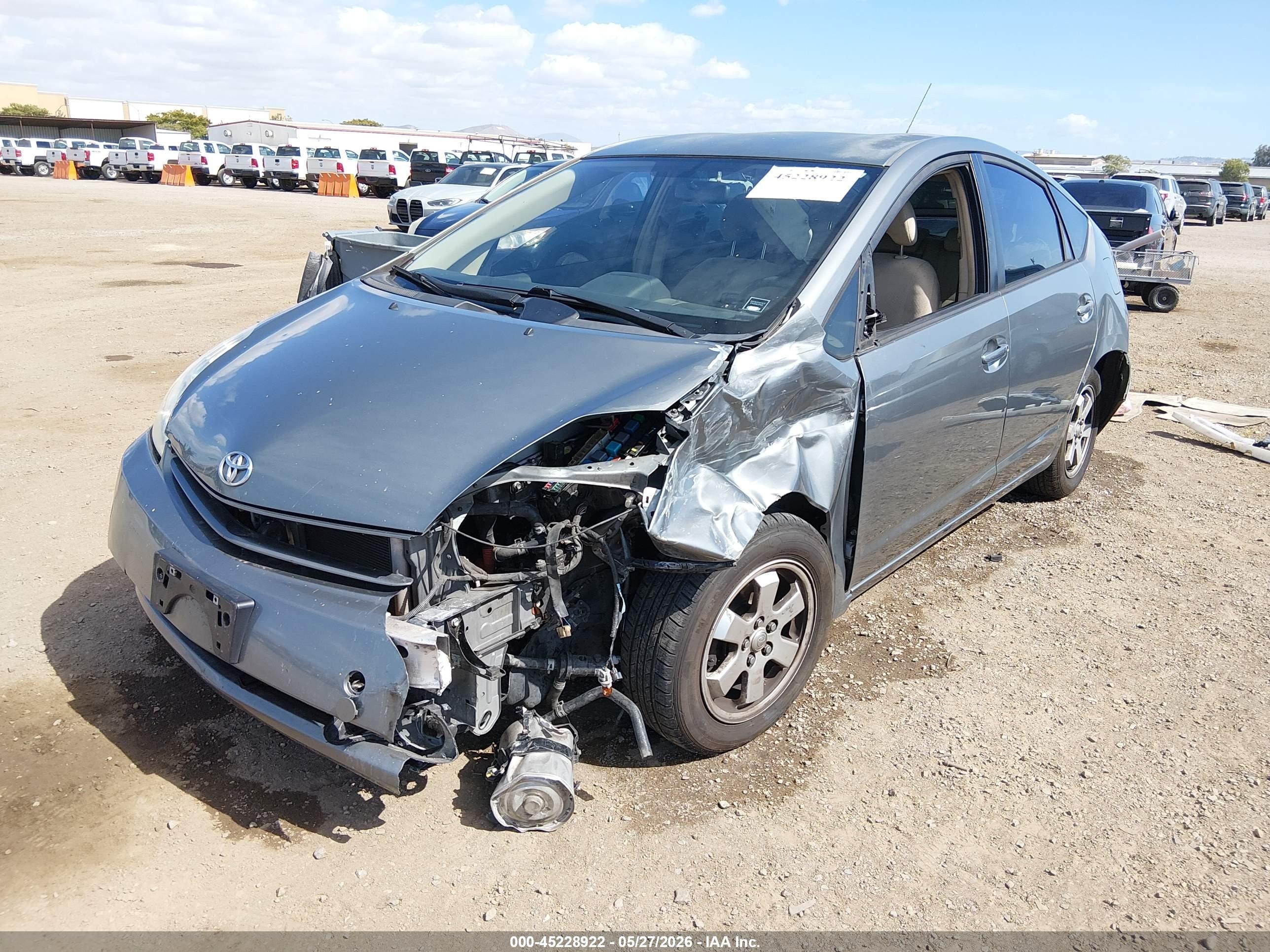 2005 Toyota Prius   Gray vin: JTDKB20U853042116