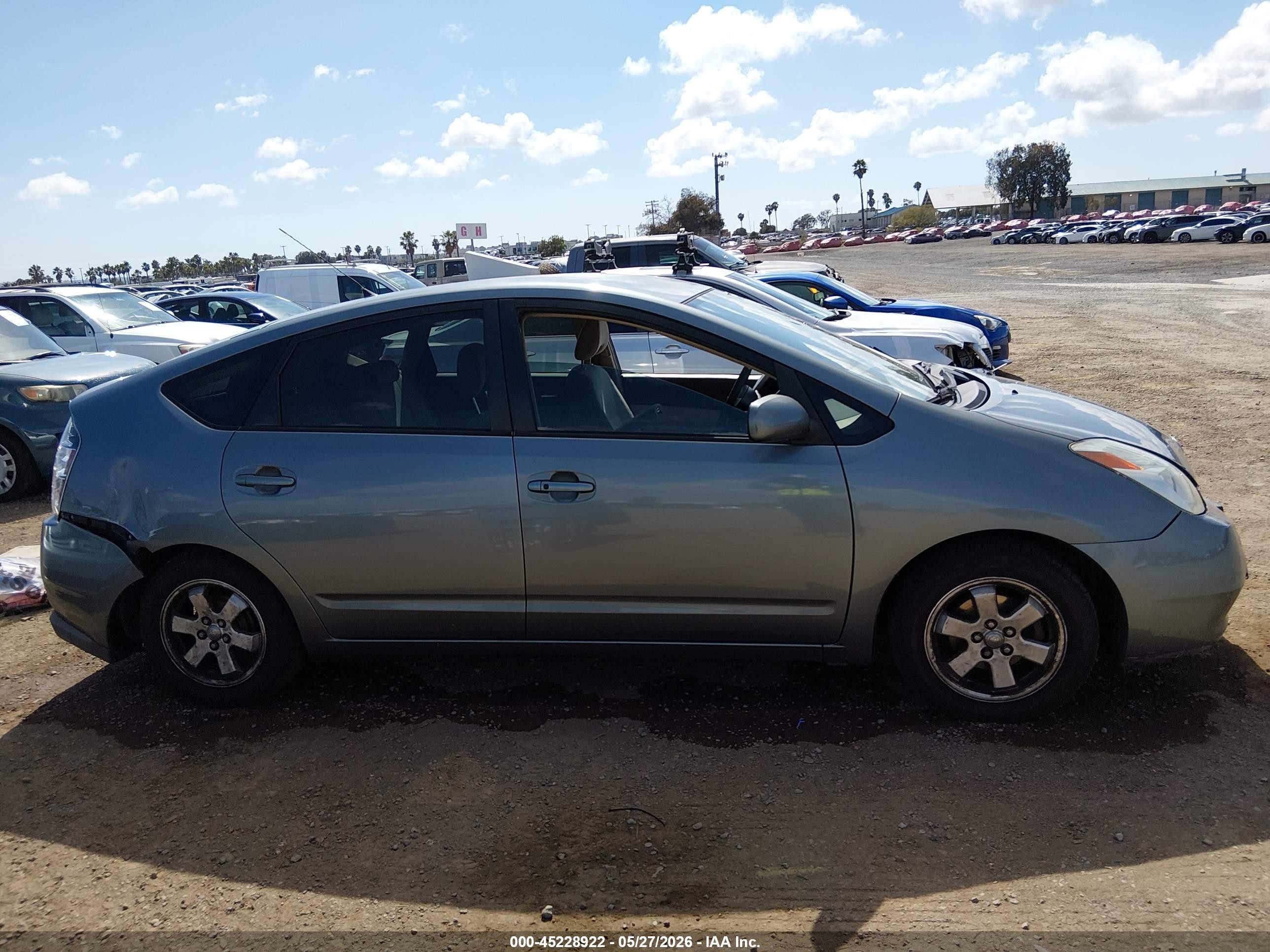 2005 Toyota Prius   Gray vin: JTDKB20U853042116