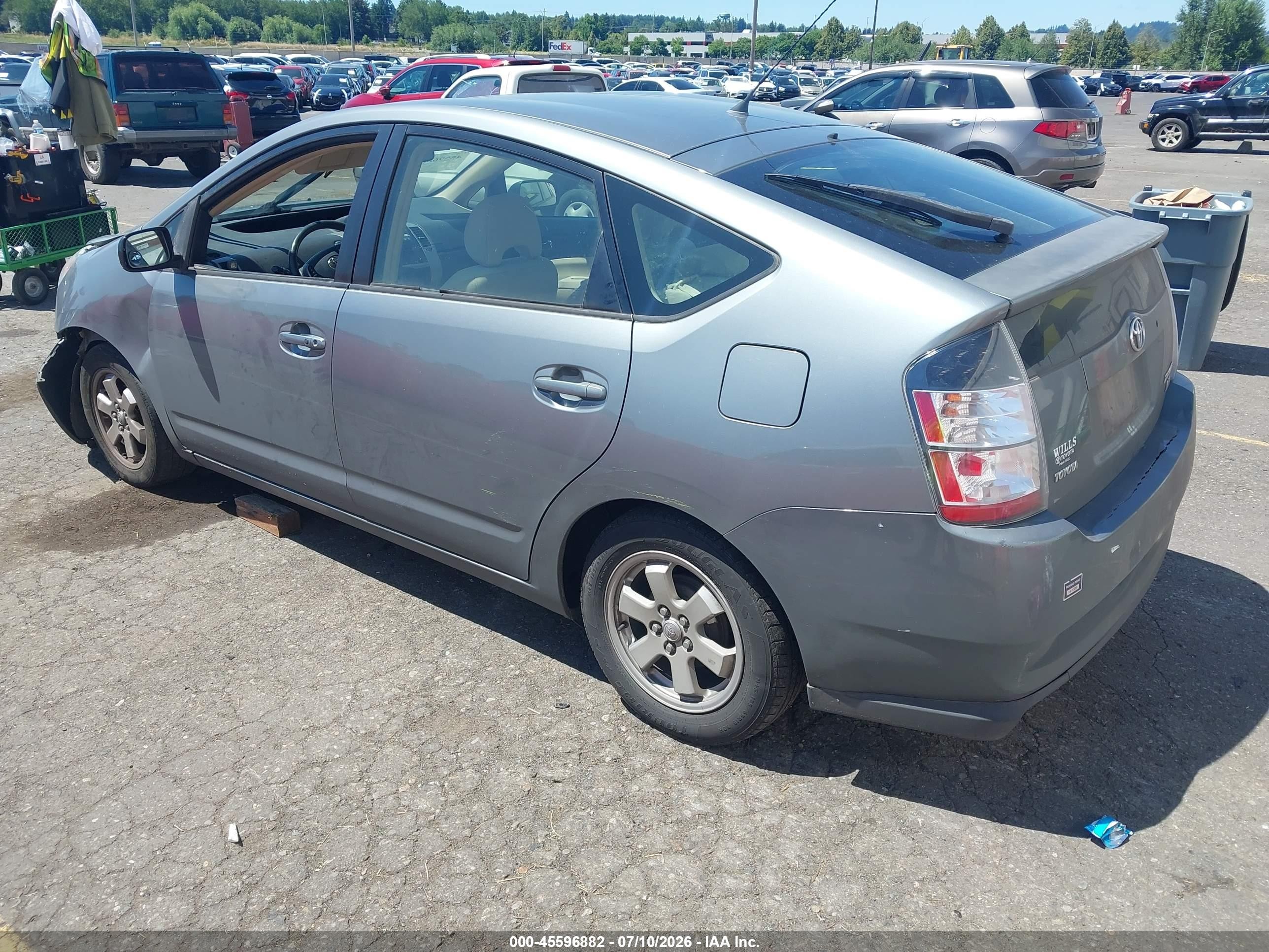 2005 Toyota Prius   Серебряный vin: JTDKB20U853044805