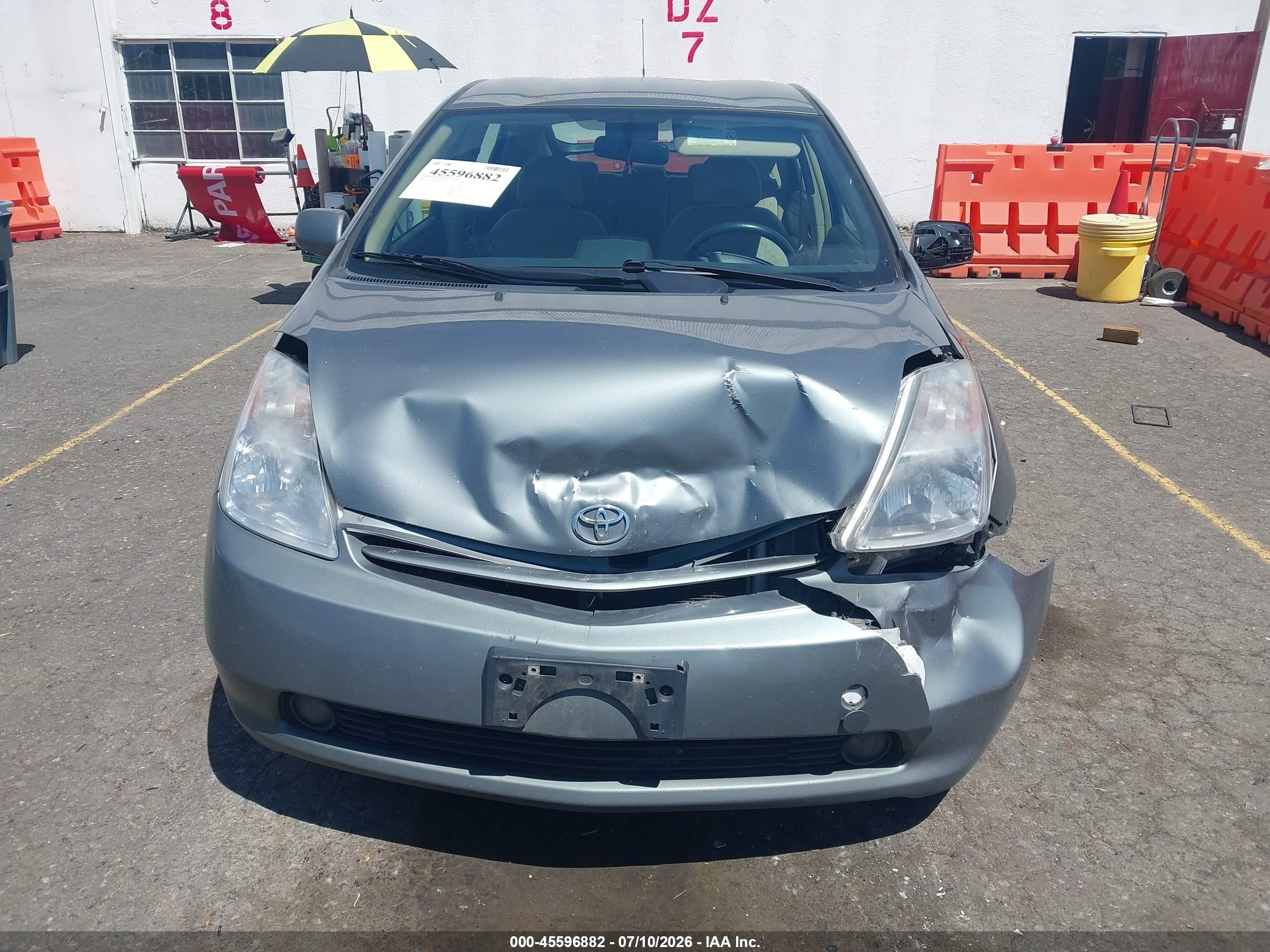 2005 Toyota Prius   Серебряный vin: JTDKB20U853044805