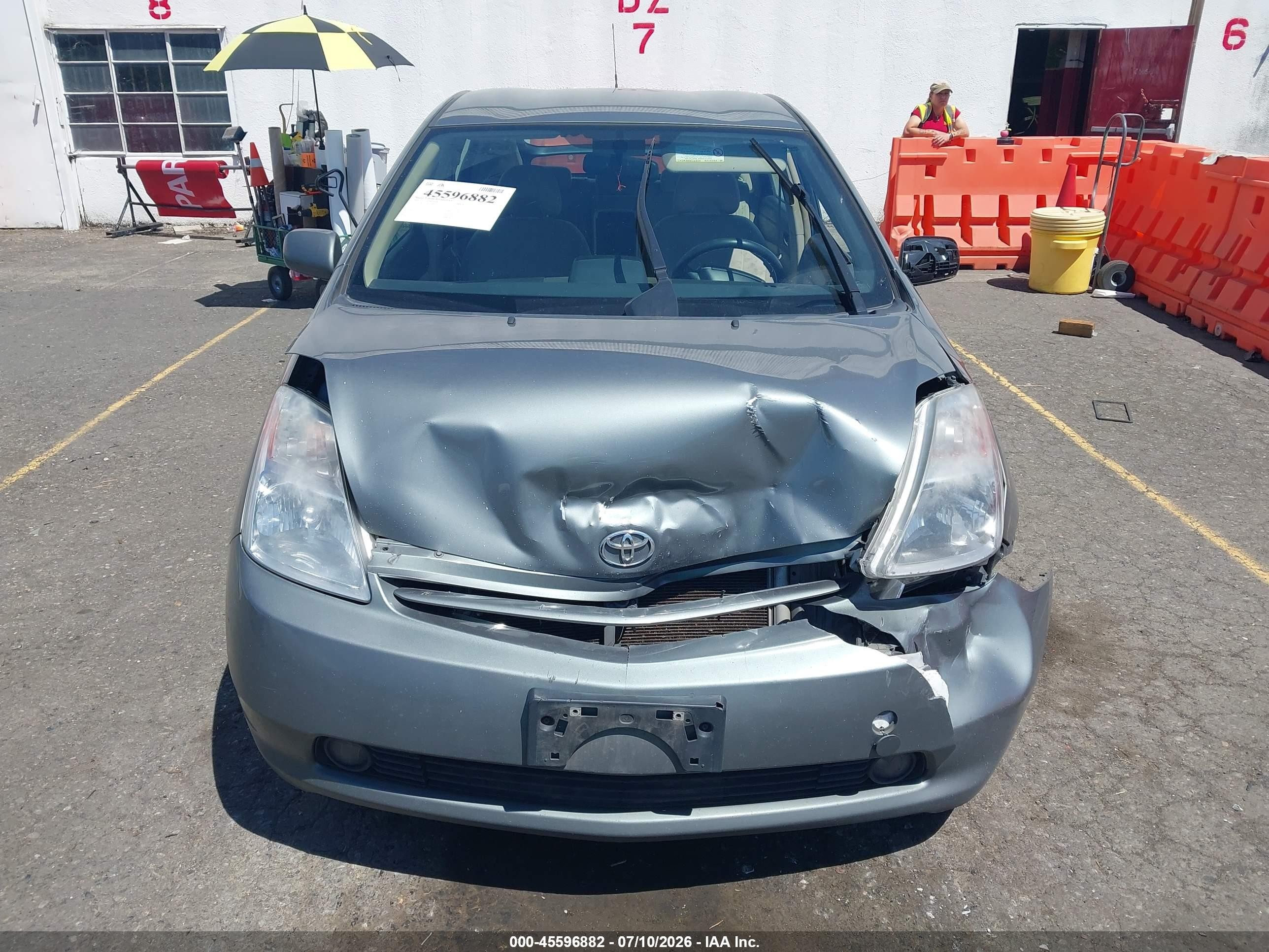 2005 Toyota Prius   Серебряный vin: JTDKB20U853044805