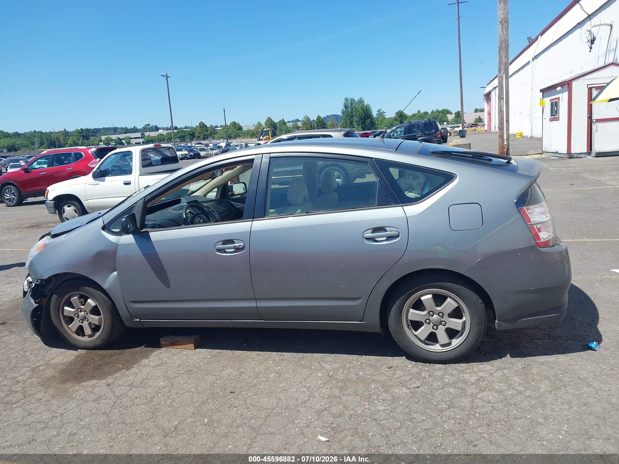 2005 Toyota Prius   Серебряный vin: JTDKB20U853044805