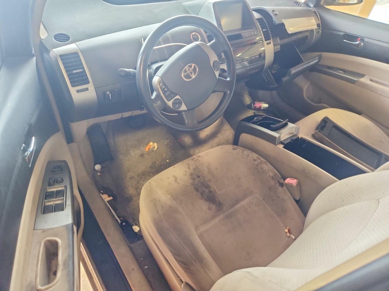 2005 Toyota Prius Base Cream vin: JTDKB20U853051477