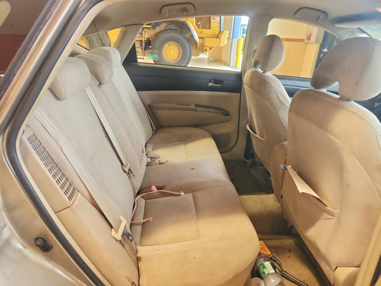 2005 Toyota Prius Base Cream vin: JTDKB20U853051477