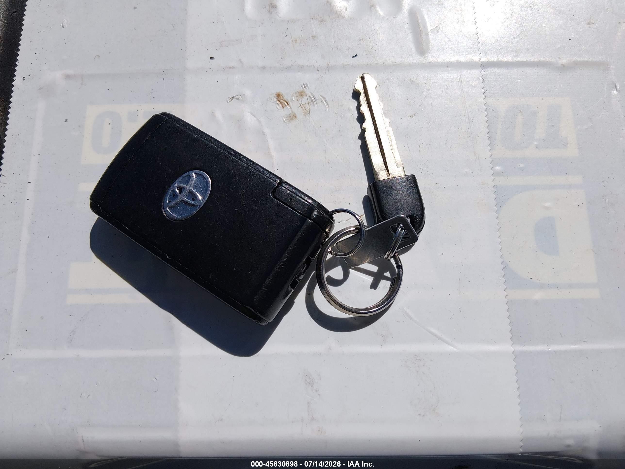 2005 Toyota Prius   Black vin: JTDKB20U853060065
