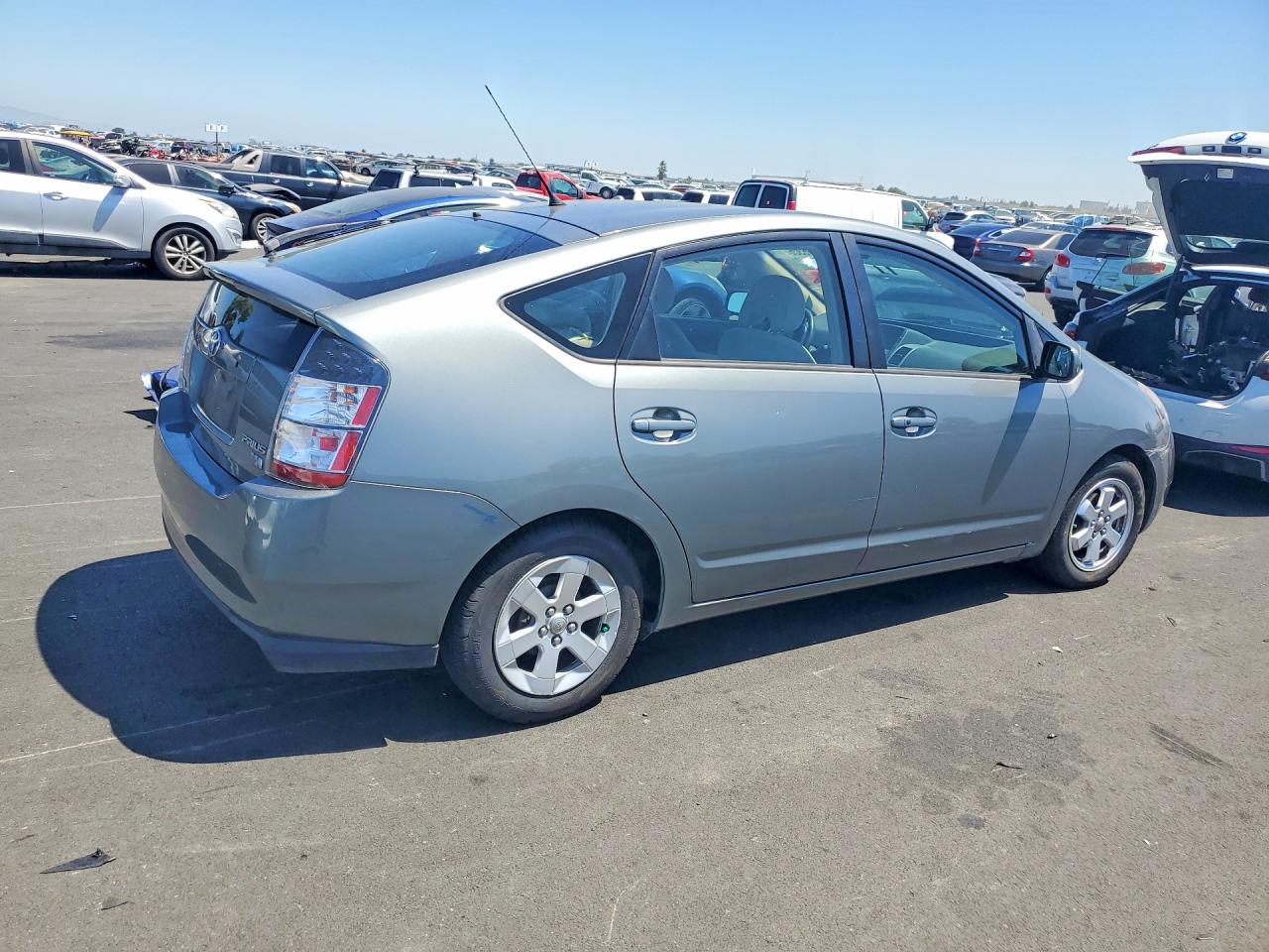 2005 Toyota Prius Base Gray vin: JTDKB20U853079537