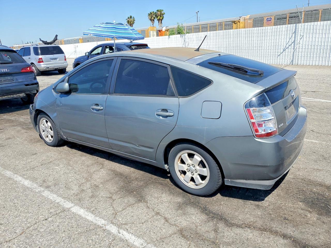 2005 Toyota Prius Base Green vin: JTDKB20U853104145