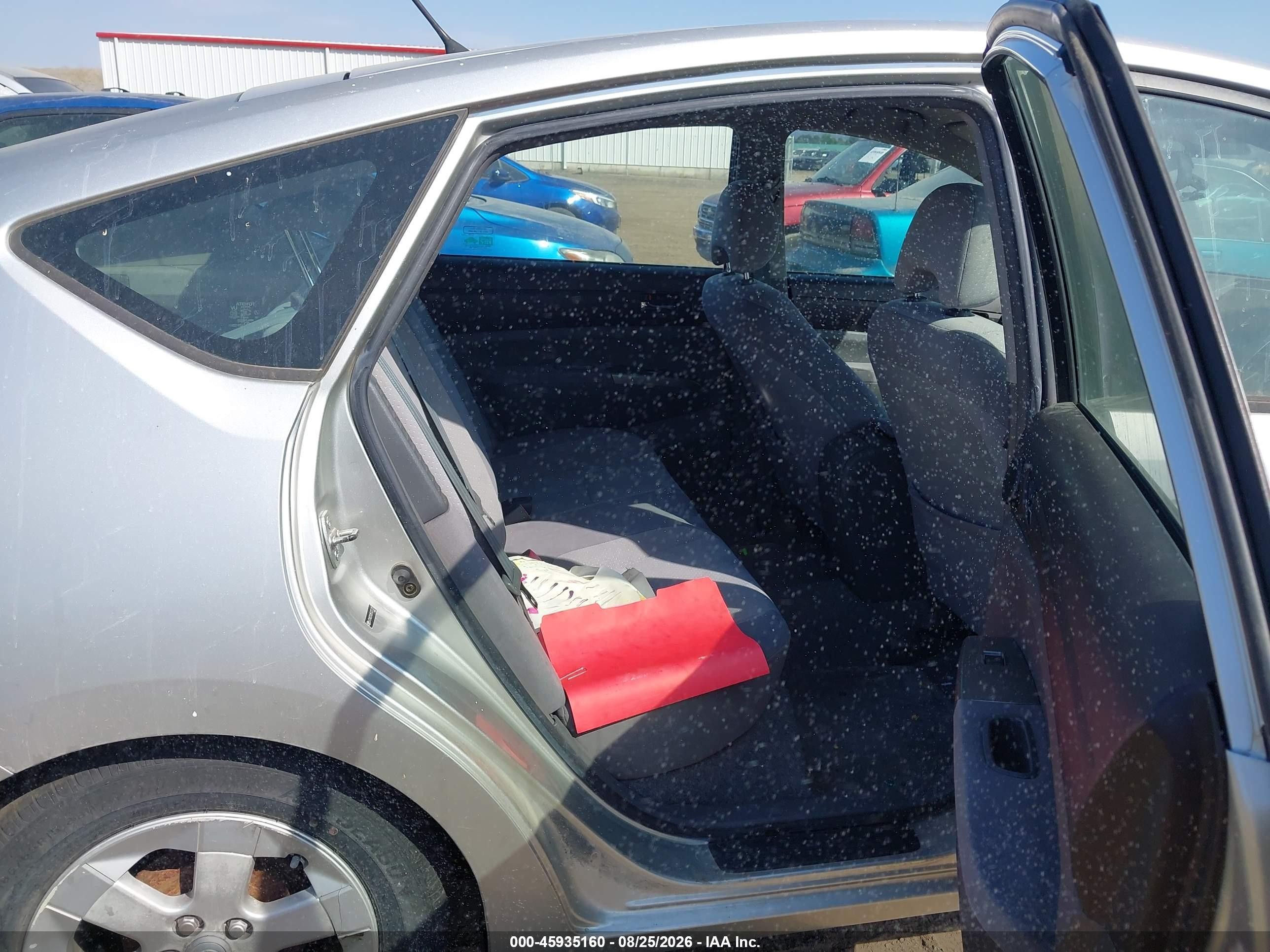 2005 Toyota Prius   Silver vin: JTDKB20U857031321