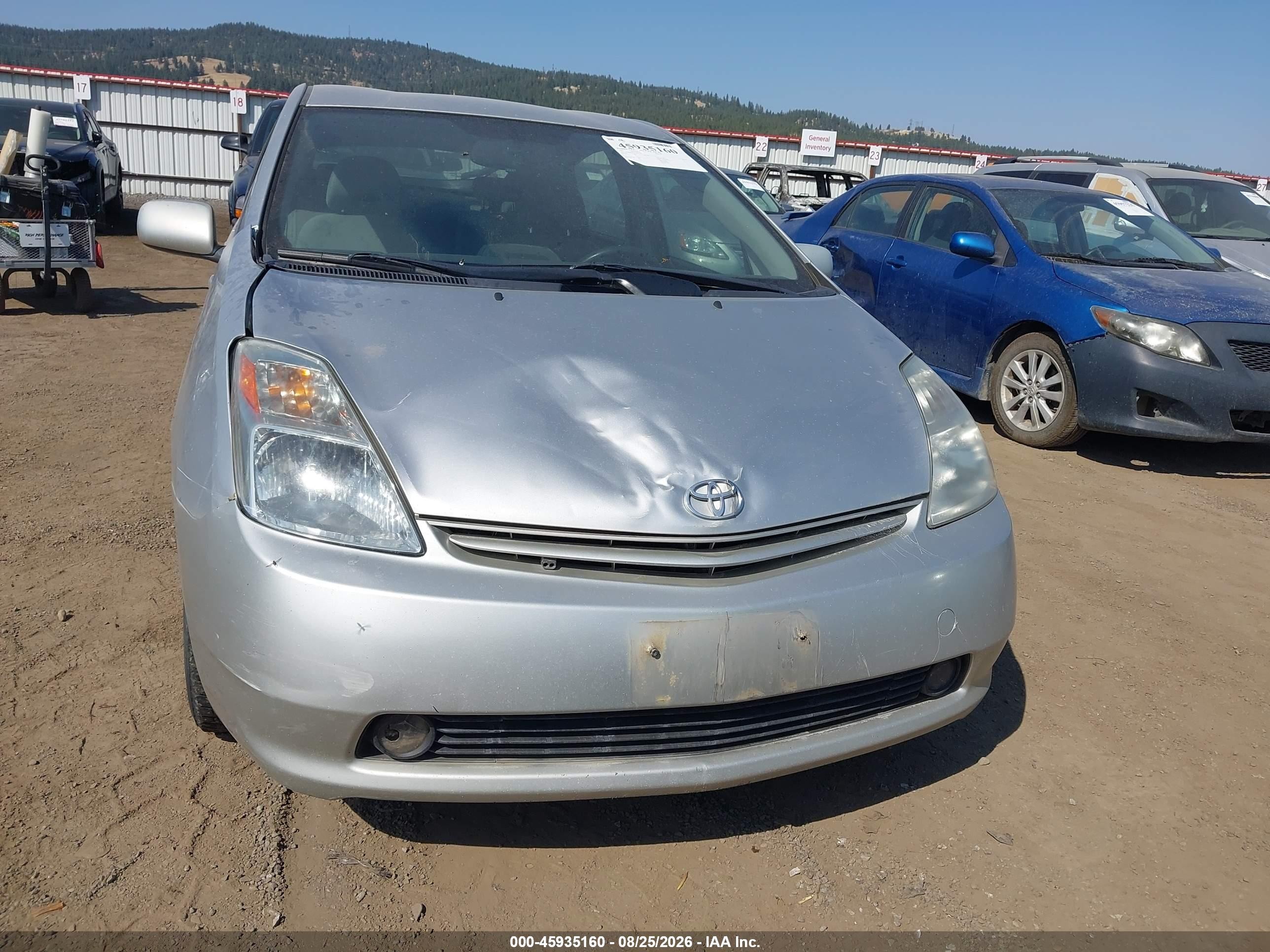 2005 Toyota Prius   Silver vin: JTDKB20U857031321